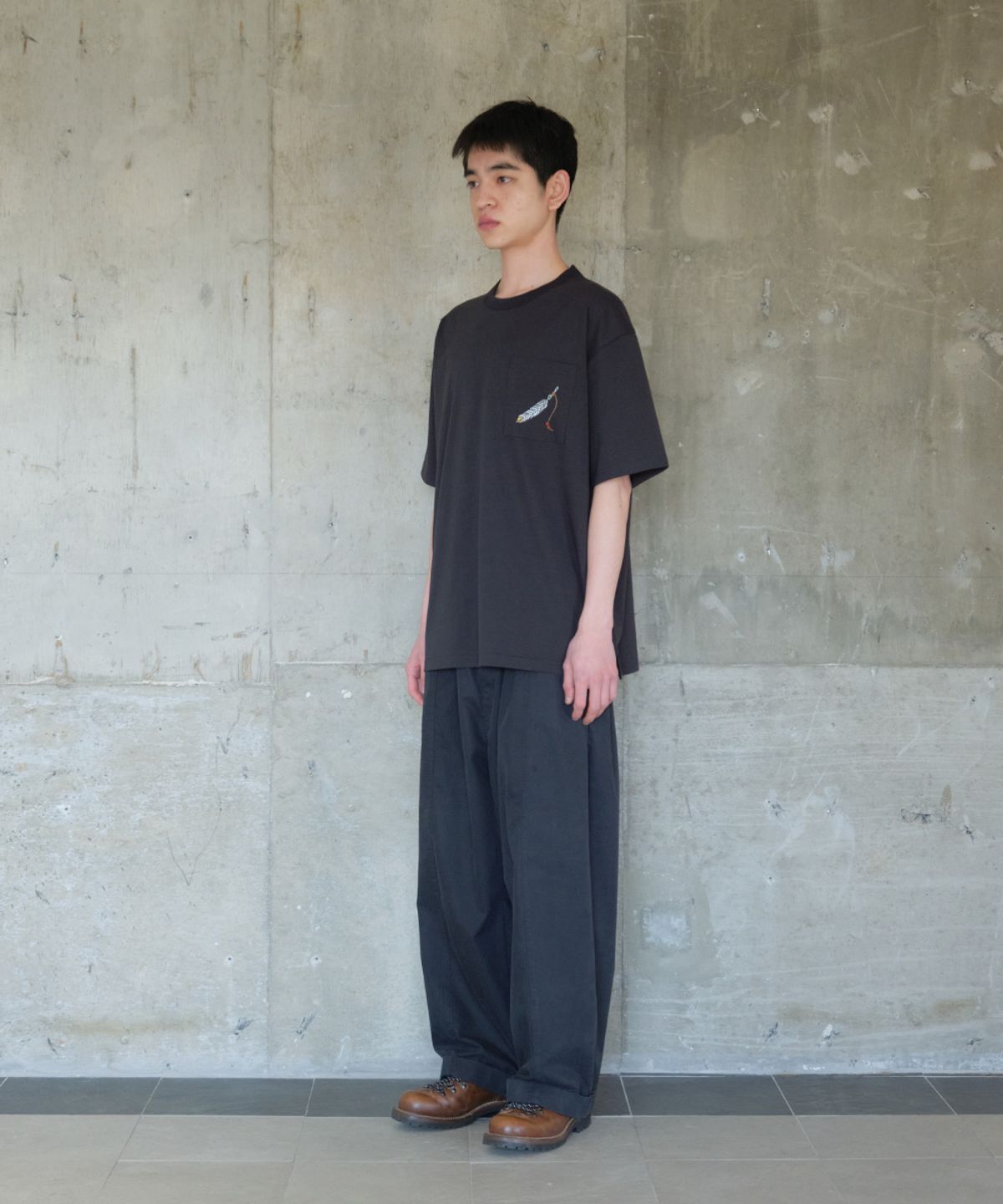 홀리선(HORLISUN) Lawrence Short Embroidery T-shirt Black