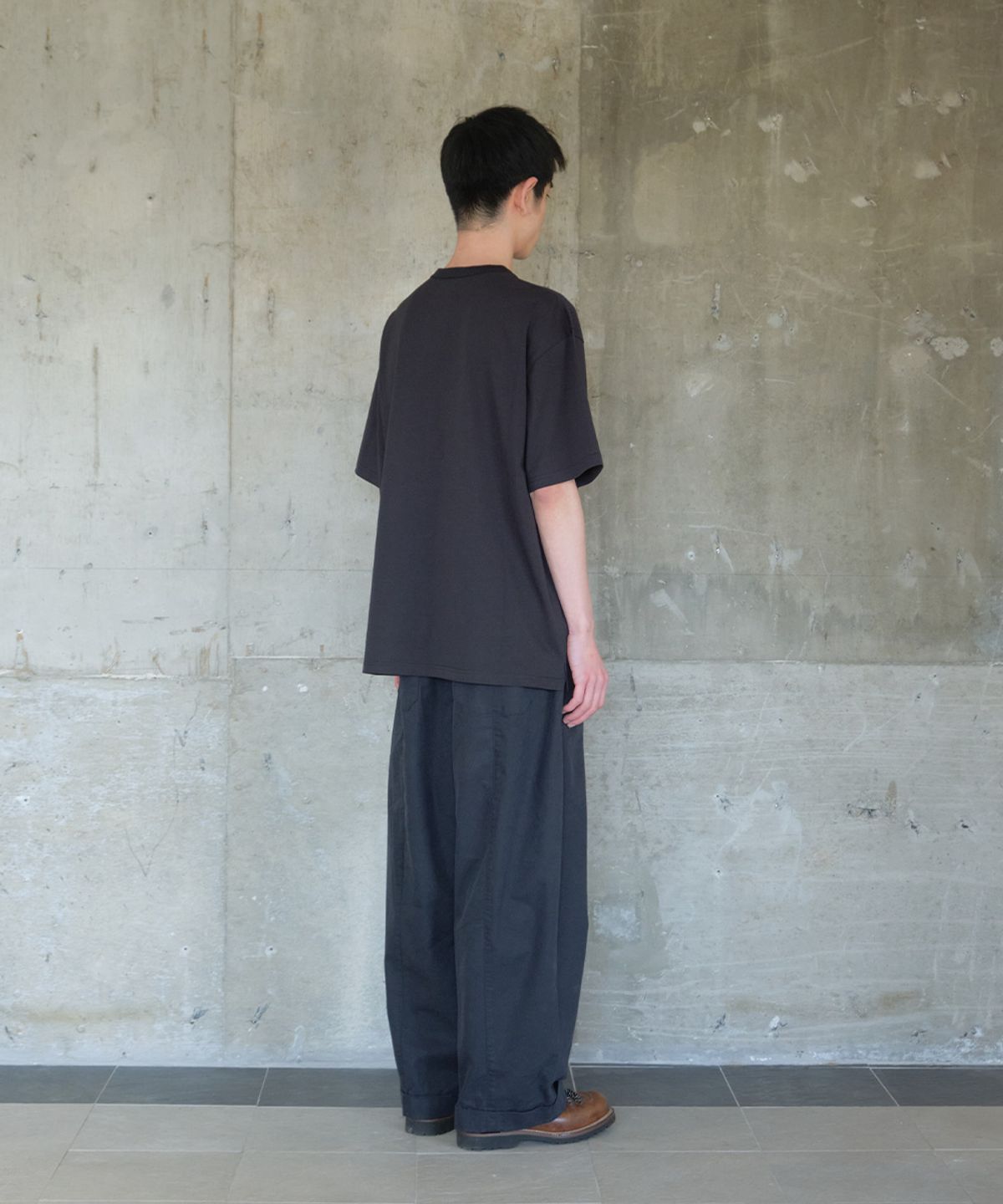 홀리선(HORLISUN) Lawrence Short Embroidery T-shirt Black