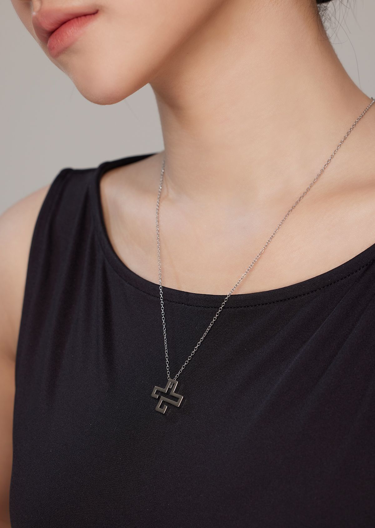 종종(JONGJONG) The X Necklace