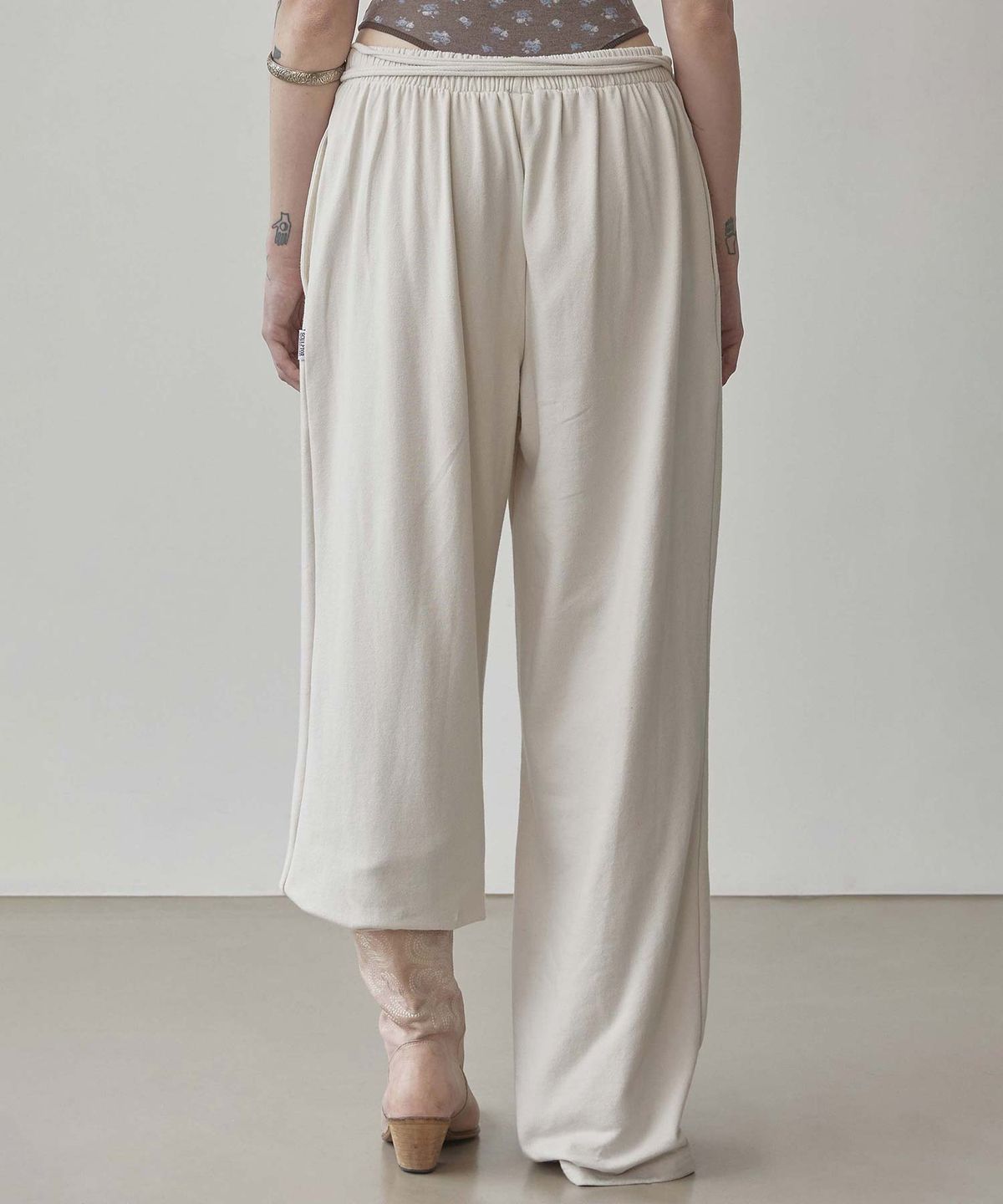 스컬프터(SCULPTOR) Wrap Sweatpants Dirty White