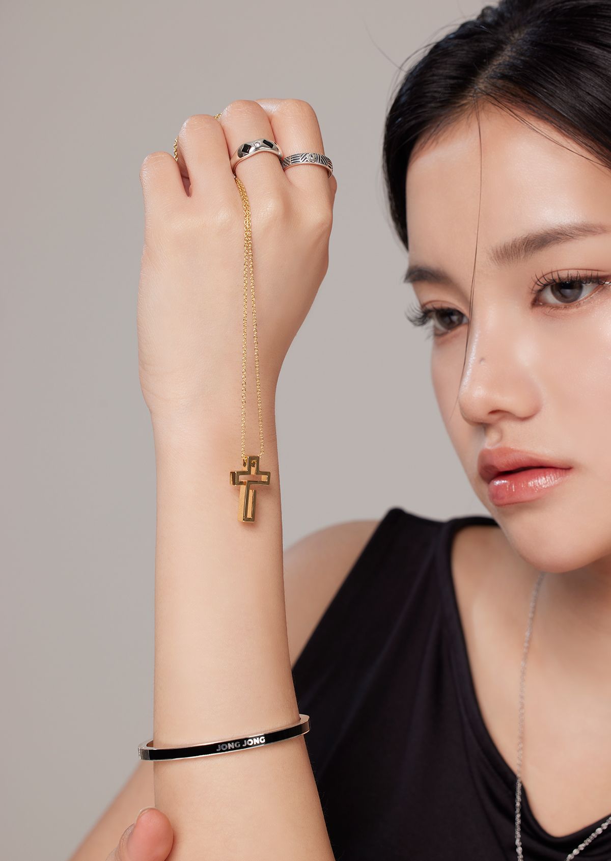 종종(JONGJONG) The Cross Necklace