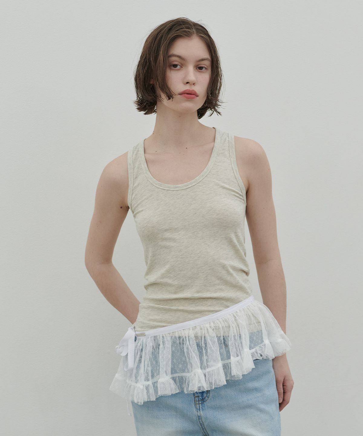 320쇼룸(320SHOWROOM) Elva Metal Logo Lace Belt Ivory