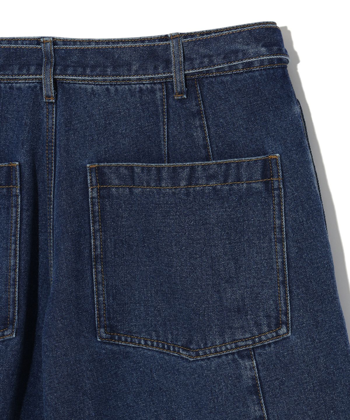 이에이(IEY) BELTED DENIM BERMUDA Indigo