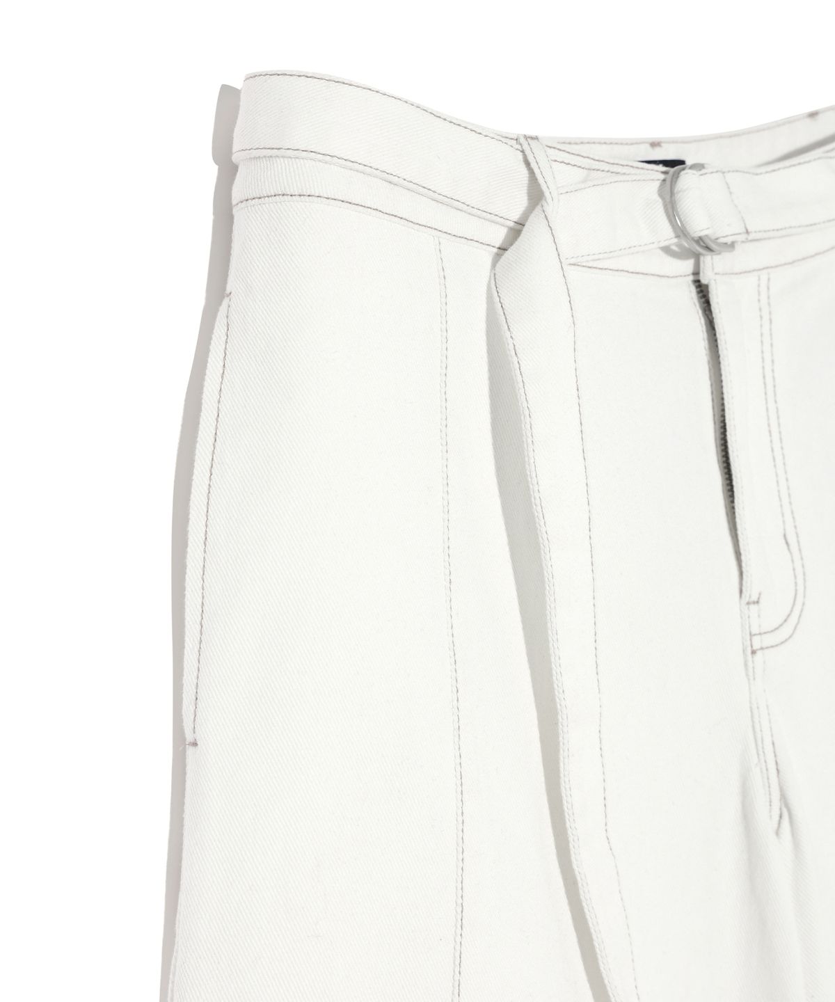 이에이(IEY) BELTED DENIM BERMUDA Off White