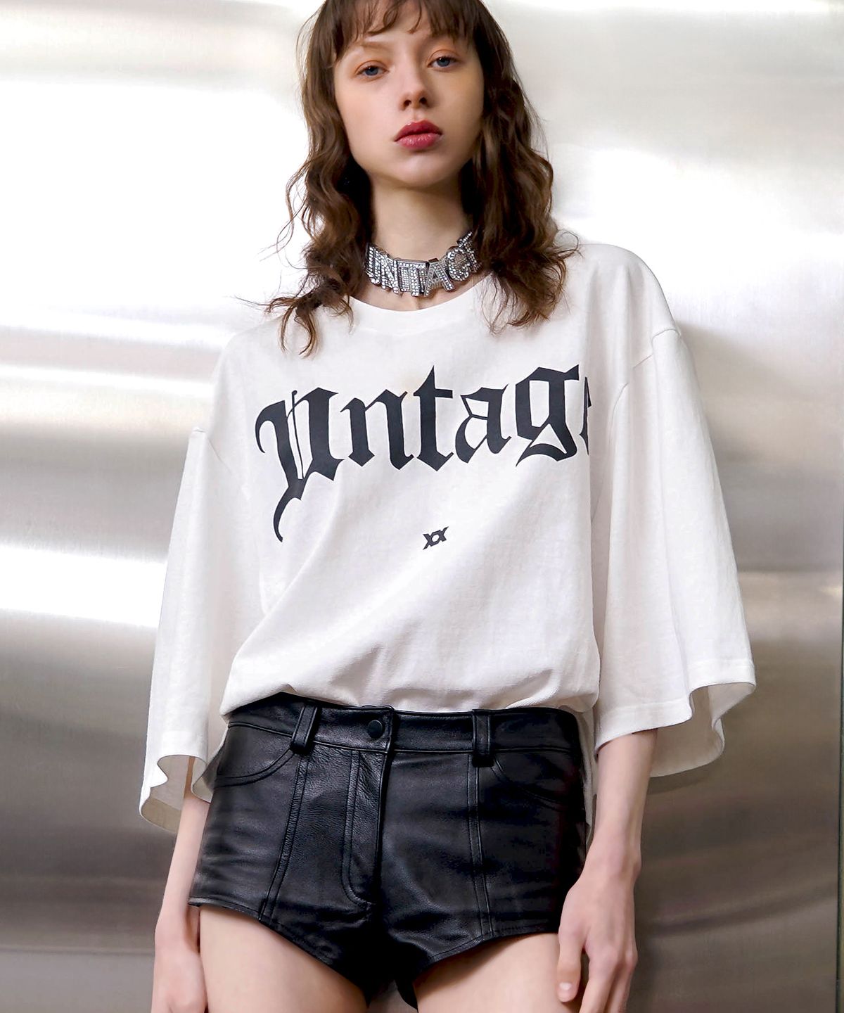 언티지(UNTAGE) 로고 프린트 케이프 반팔 티셔츠[White(UNISEX)]_UTT-ST35
