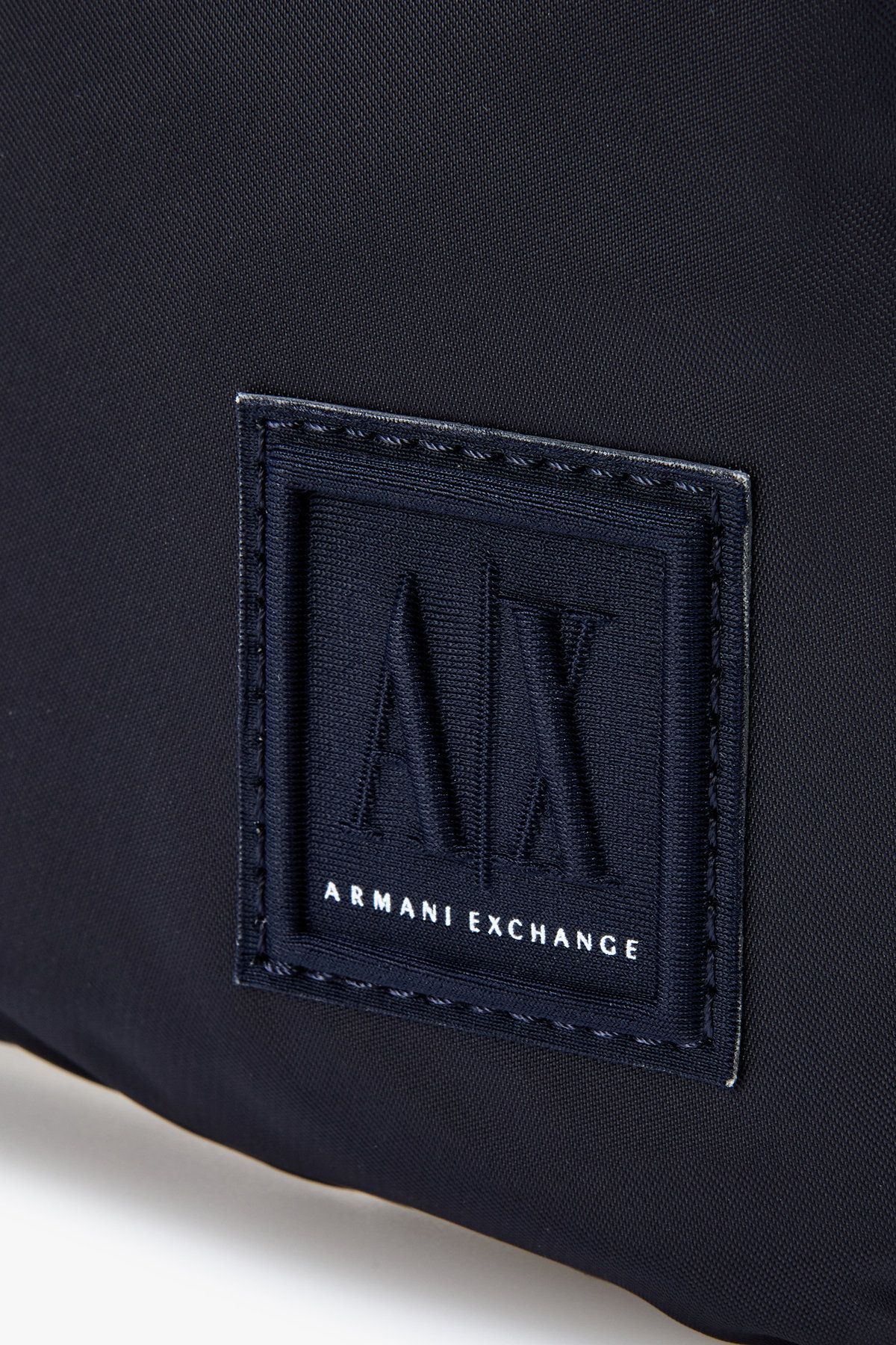 아르마니 익스체인지(ARMANI EXCHANGE) 남성 로고 패치 나일론 크로스바디백_다크 네이비 A415170002