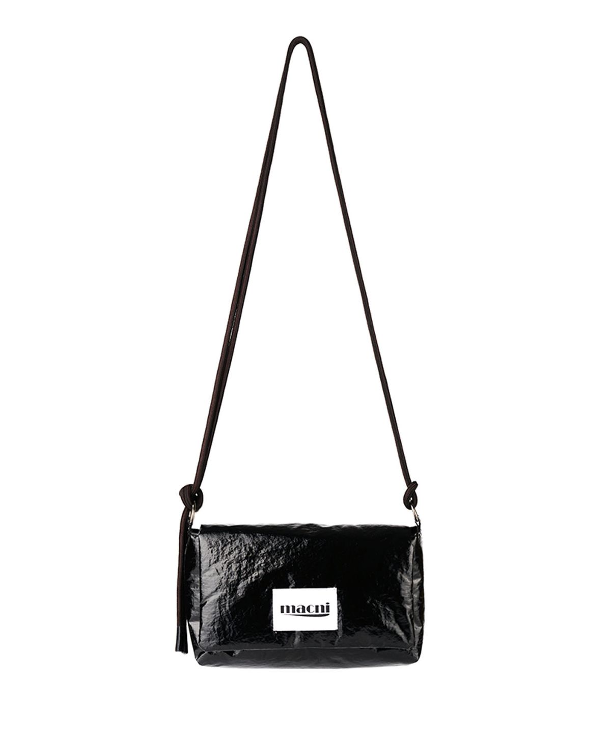 마크니(MACNI) GLOSSY STRING CROSS BAG BLACK