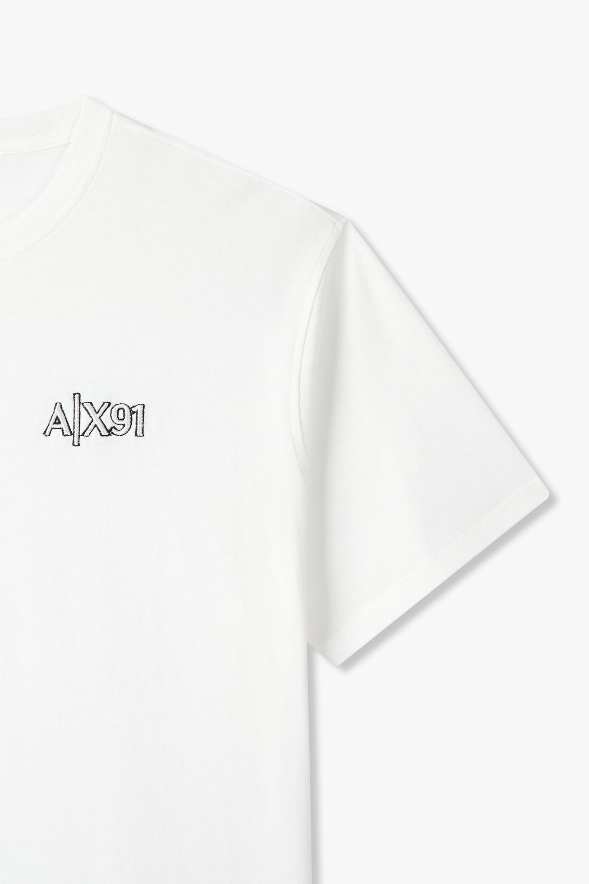 아르마니 익스체인지(ARMANI EXCHANGE) 남성 자수 로고 숏 슬리브 티셔츠_화이트 A415130034