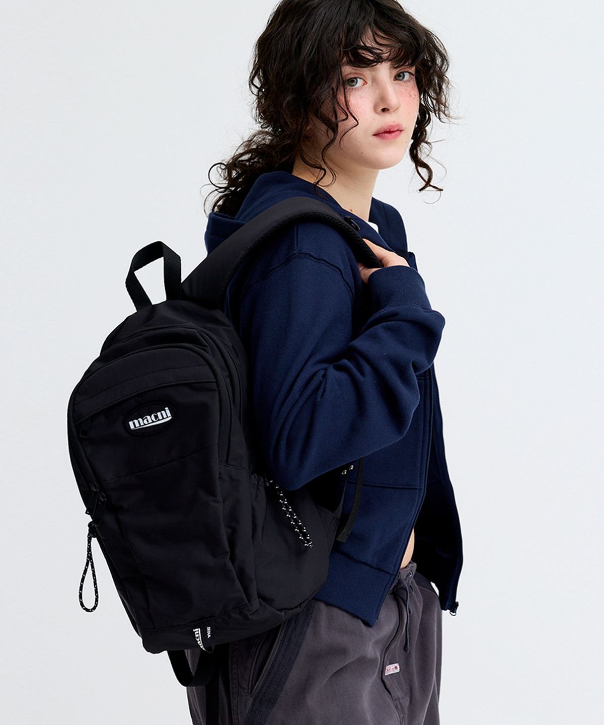 마크니(MACNI) GRAVITY BACKPACK BLACK
