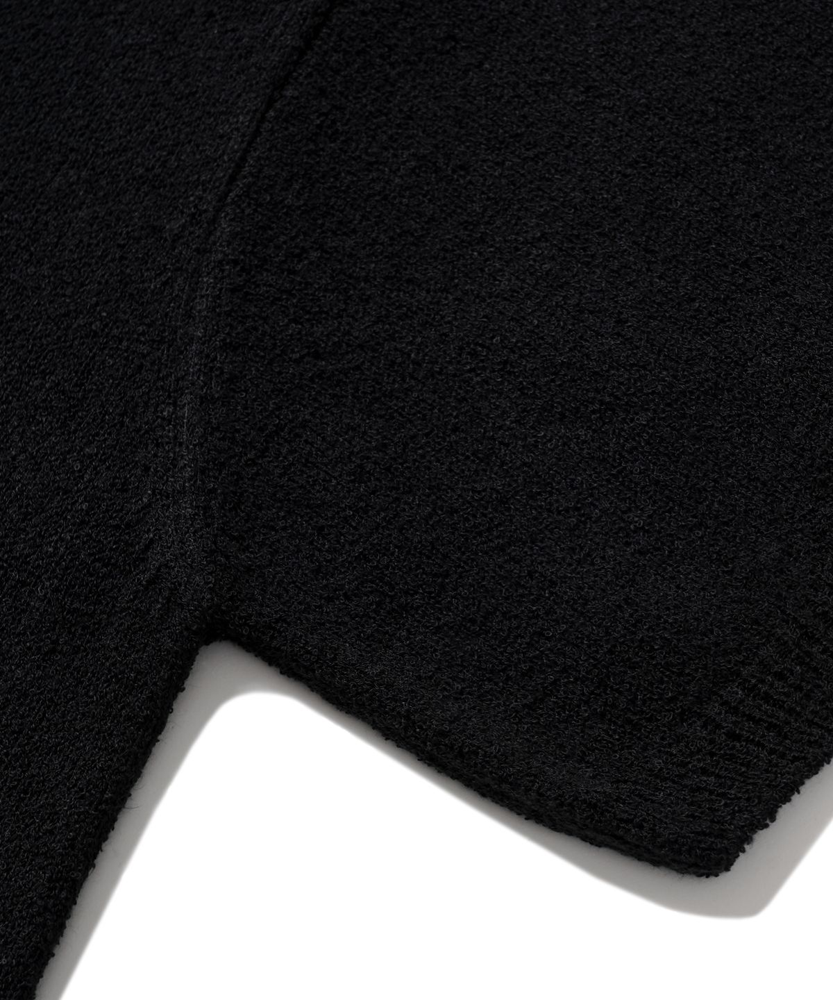 그레이블러밧(GRAYBLVD) 글로우 오픈 카라 니트 반팔 GKBST32 (BLACK)