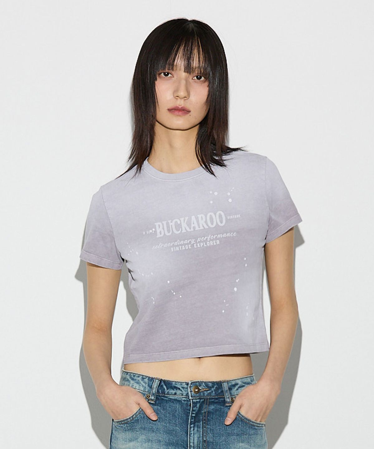 버커루(BUCKAROO) 여성 20수 싱글 페인팅 워싱 크롭 반팔 티셔츠 다크 퍼플