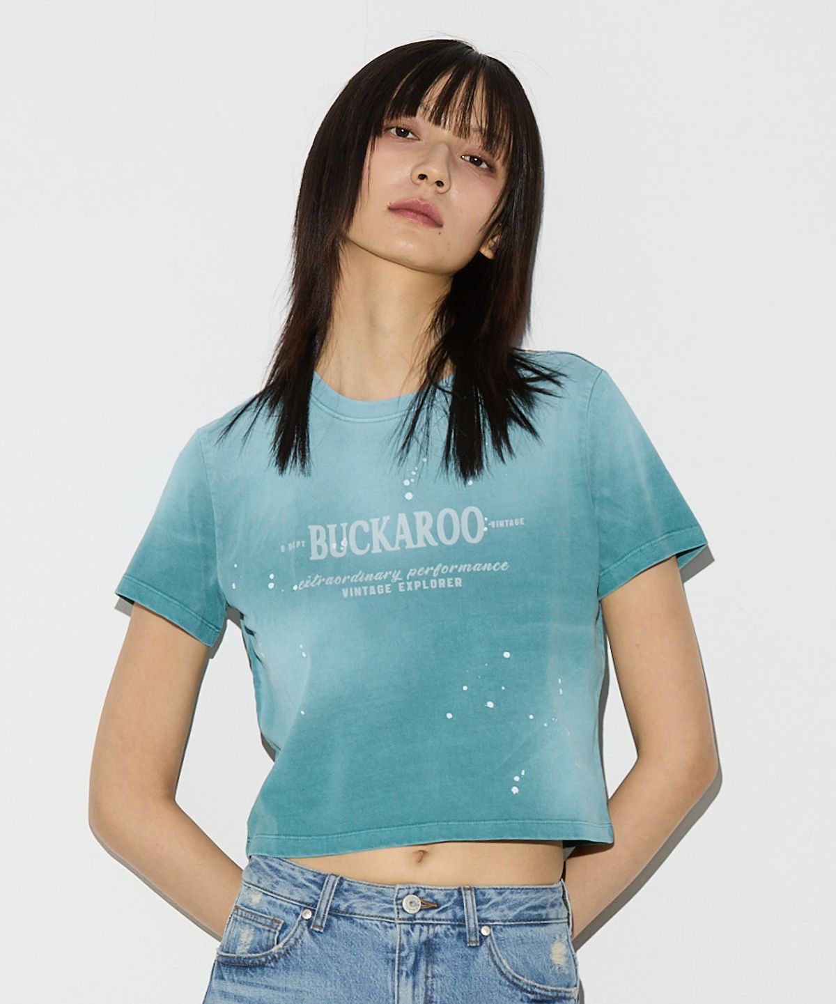 버커루(BUCKAROO) 여성 20수 싱글 페인팅 워싱 크롭 반팔 티셔츠 아쿠아 블루