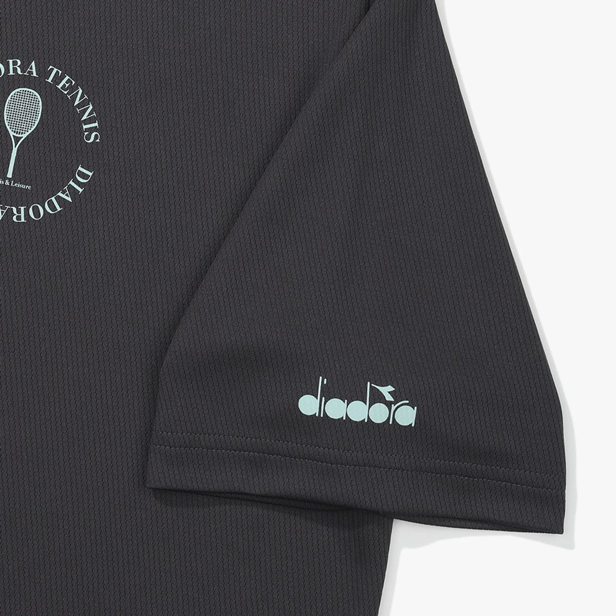 디아도라(diadora) 라켓 그래픽 메쉬 반팔 티셔츠 CHARCOAL GREY