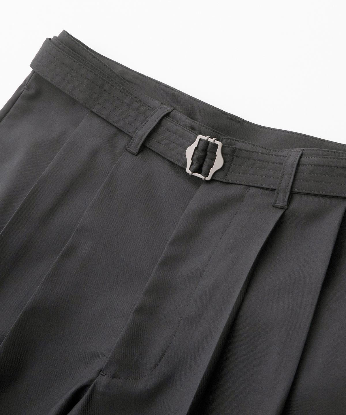 어나더 오피스(ANOTHER OFFICE) Hemingway Belted Shorts (Graphite)
