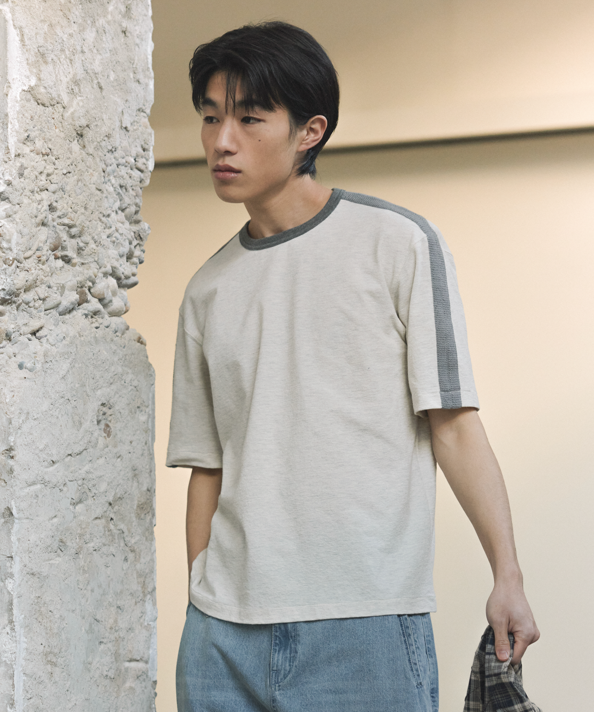 넌블랭크(NONBLANK) 미니멀 싸커 티셔츠_MELANGE IVORY