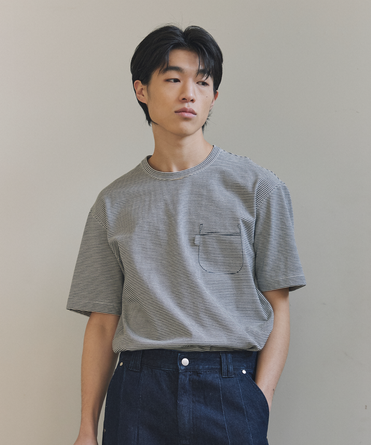 넌블랭크(NONBLANK) 핀스트라이프 티셔츠_GREY