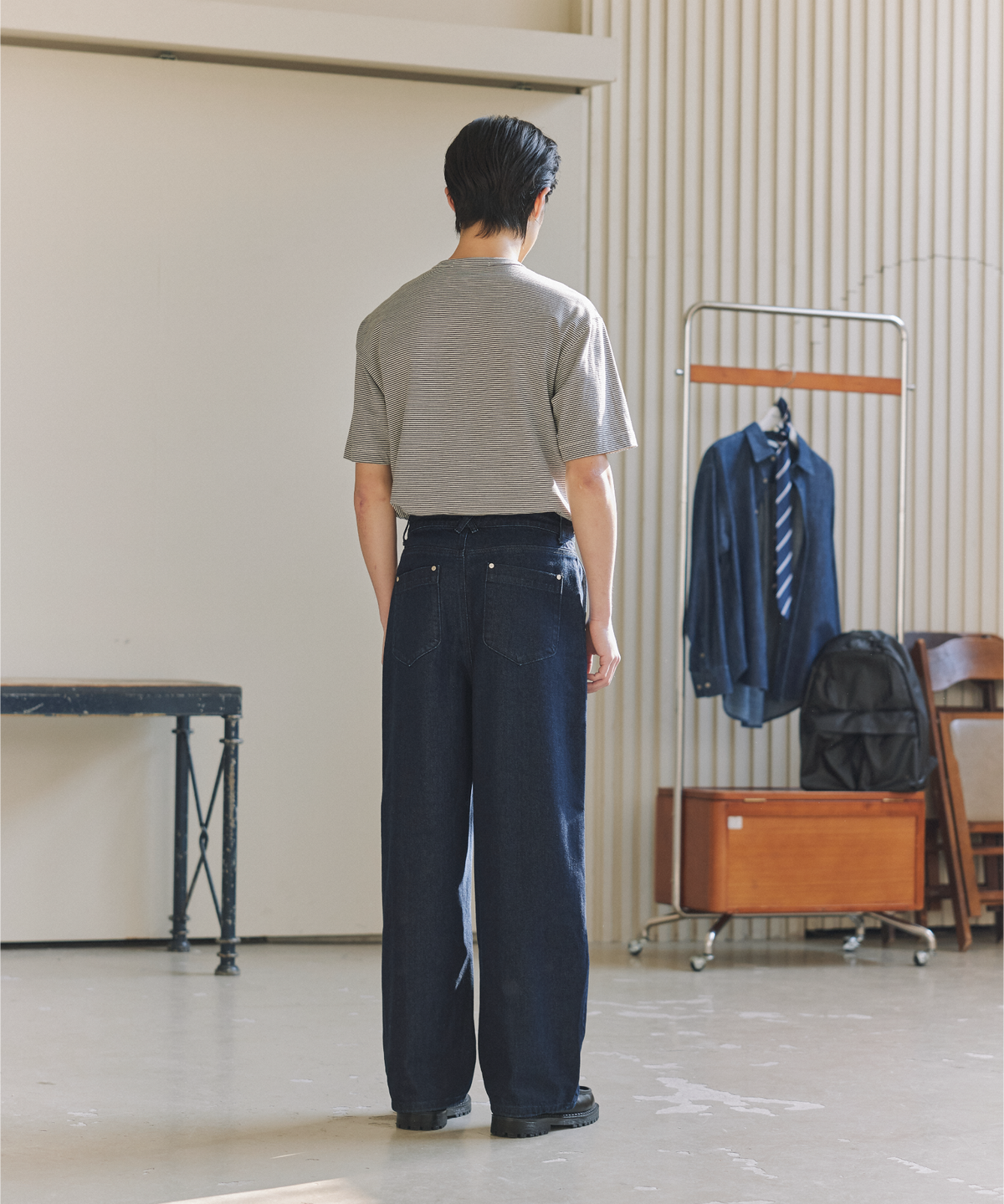 넌블랭크(NONBLANK) 핀스트라이프 티셔츠_GREY
