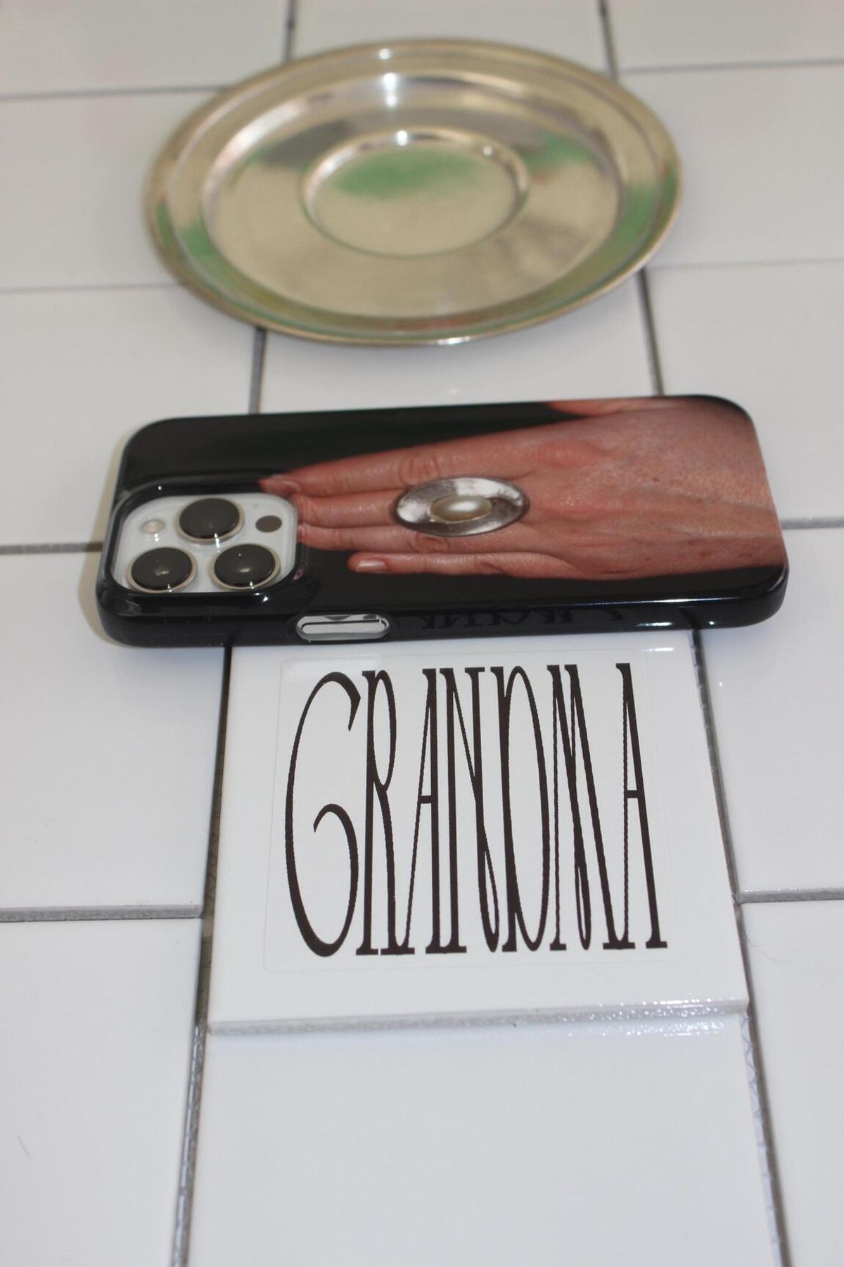 어텐즈(ATTENDS) GRANDMA Case