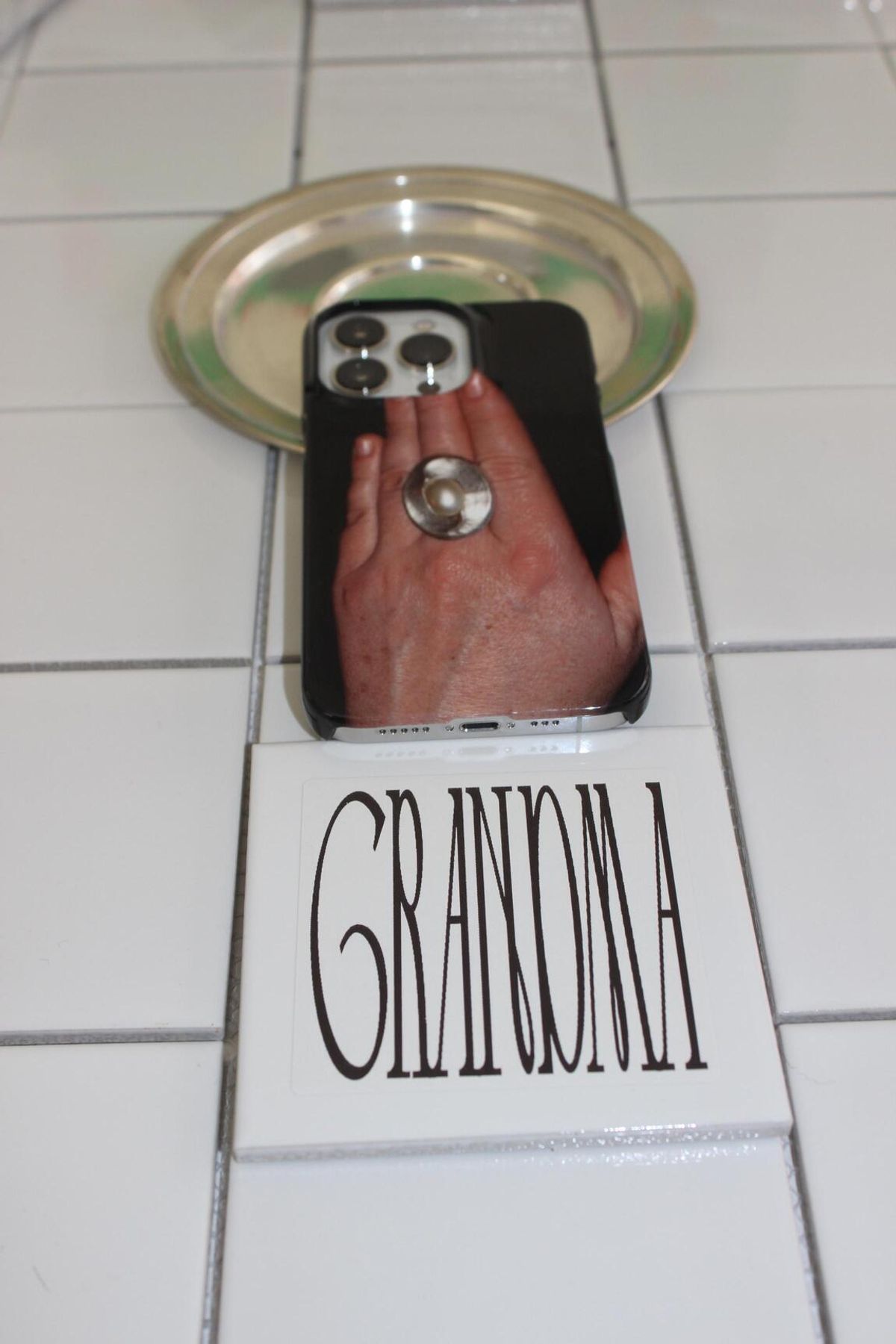 어텐즈(ATTENDS) GRANDMA Case