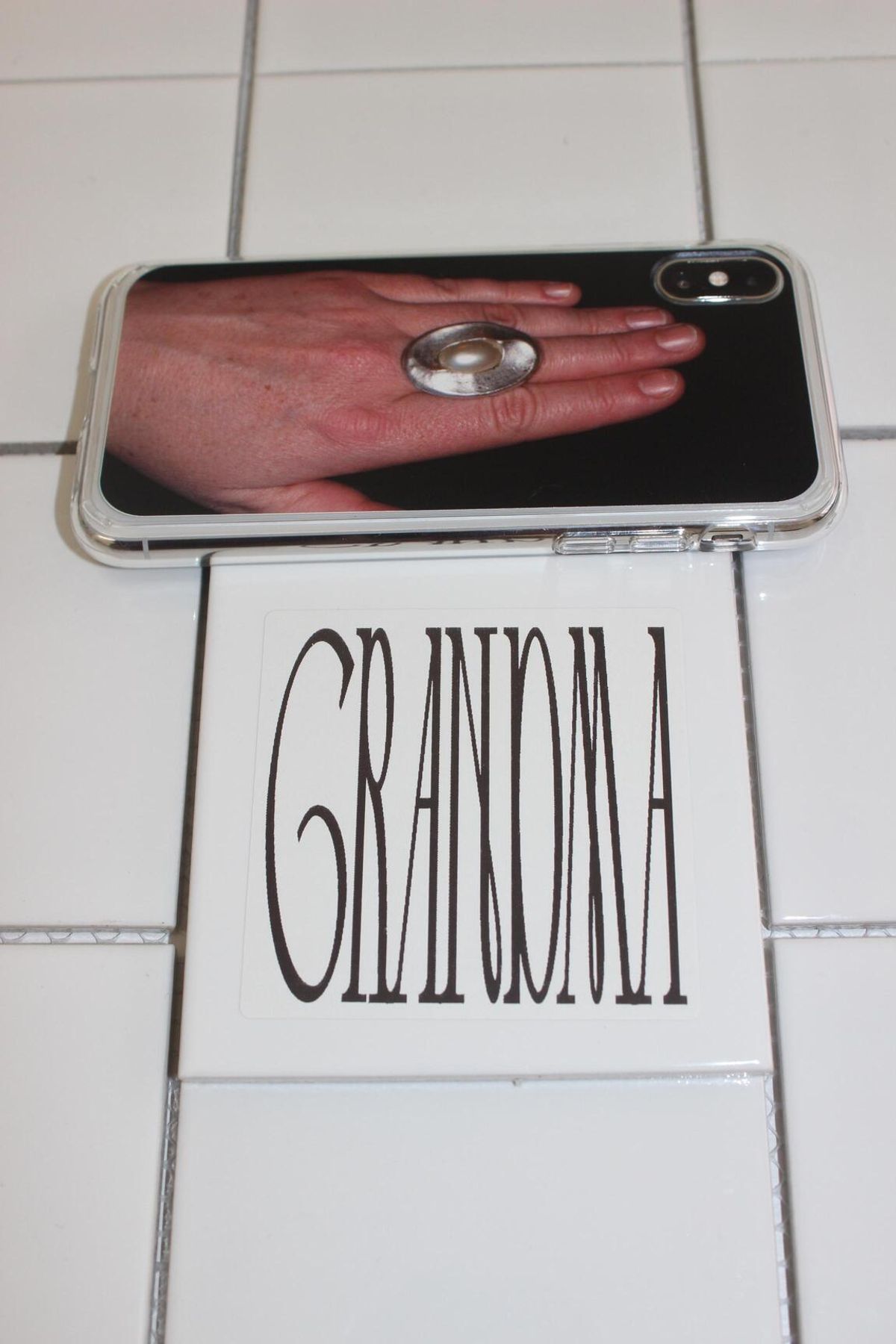 어텐즈(ATTENDS) GRANDMA Case
