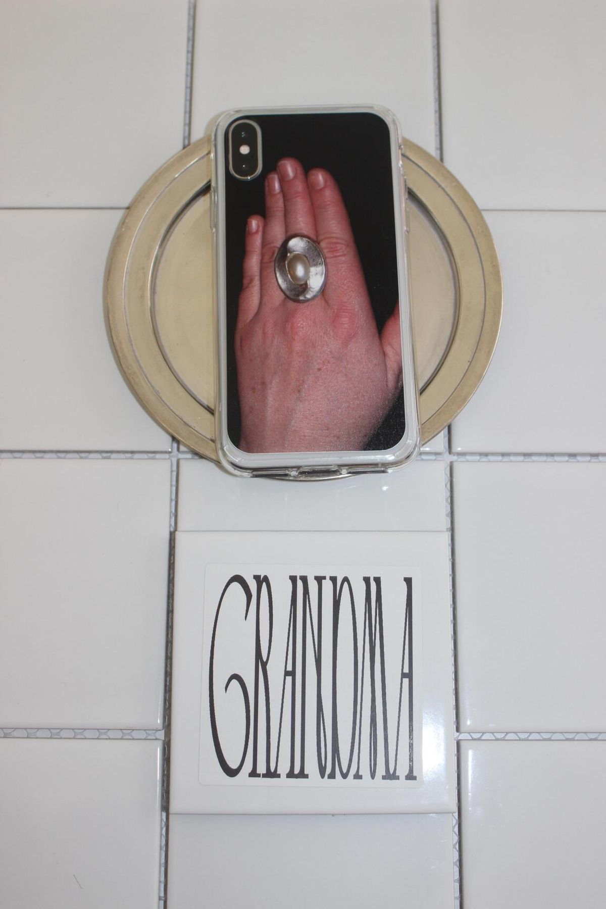 어텐즈(ATTENDS) GRANDMA Case