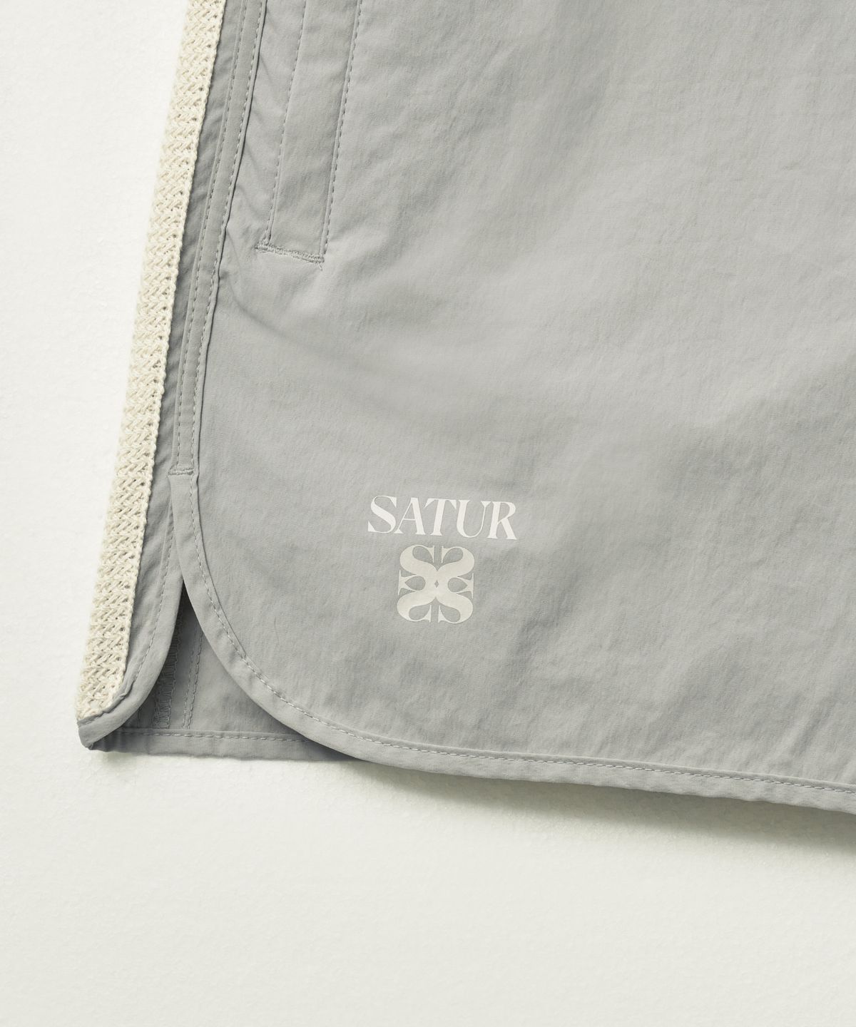 세터(SATUR) (W) 로턴 테크 쇼츠 그레이
