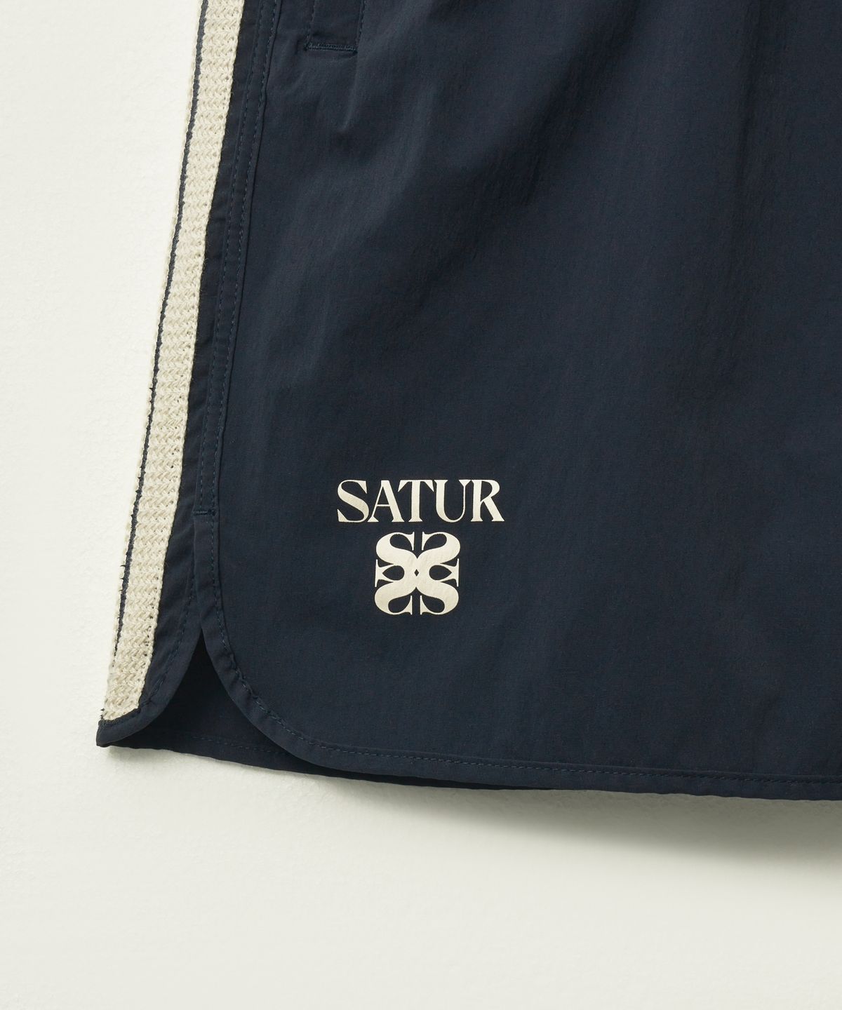 세터(SATUR) 로턴 테크 쇼츠 네이비
