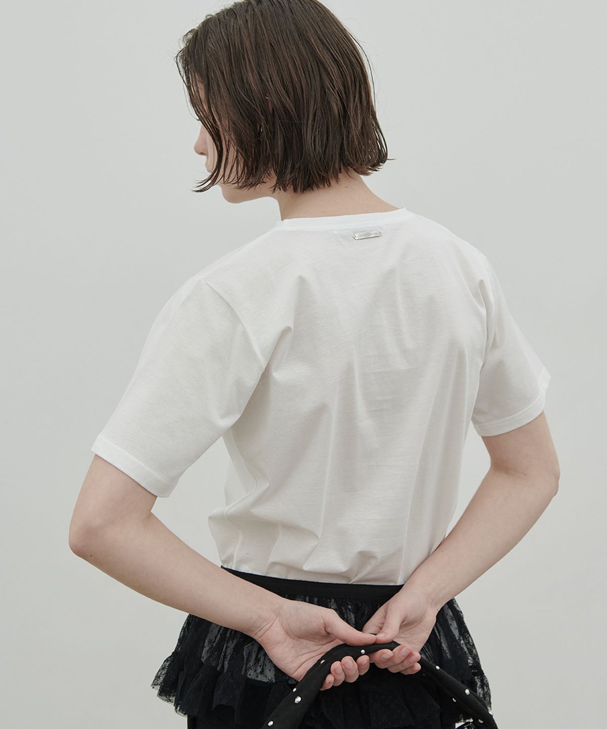 320쇼룸(320SHOWROOM) Nevan Silket Metal Tee White