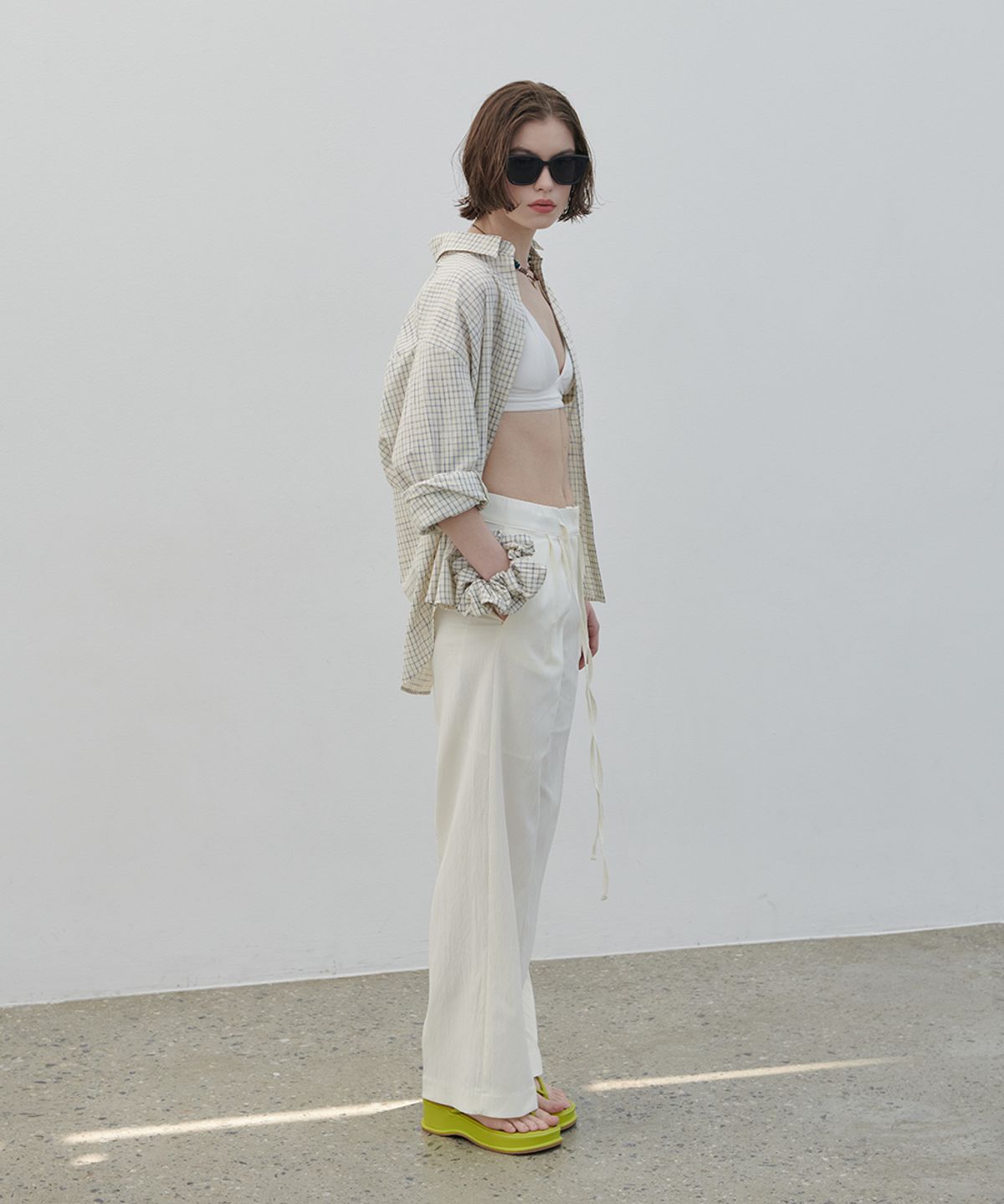 320쇼룸(320SHOWROOM) Luen Crinkle Summer Pants Cream