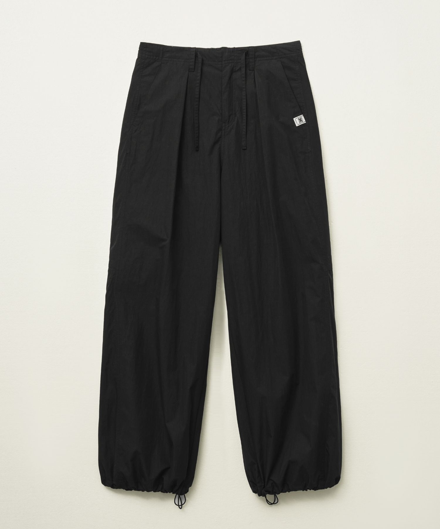 チノパンツ SATUR Curved parachute pants charcoal SA251UPT03CCL0 Swish Parachute Pant – Cotton Candy LA