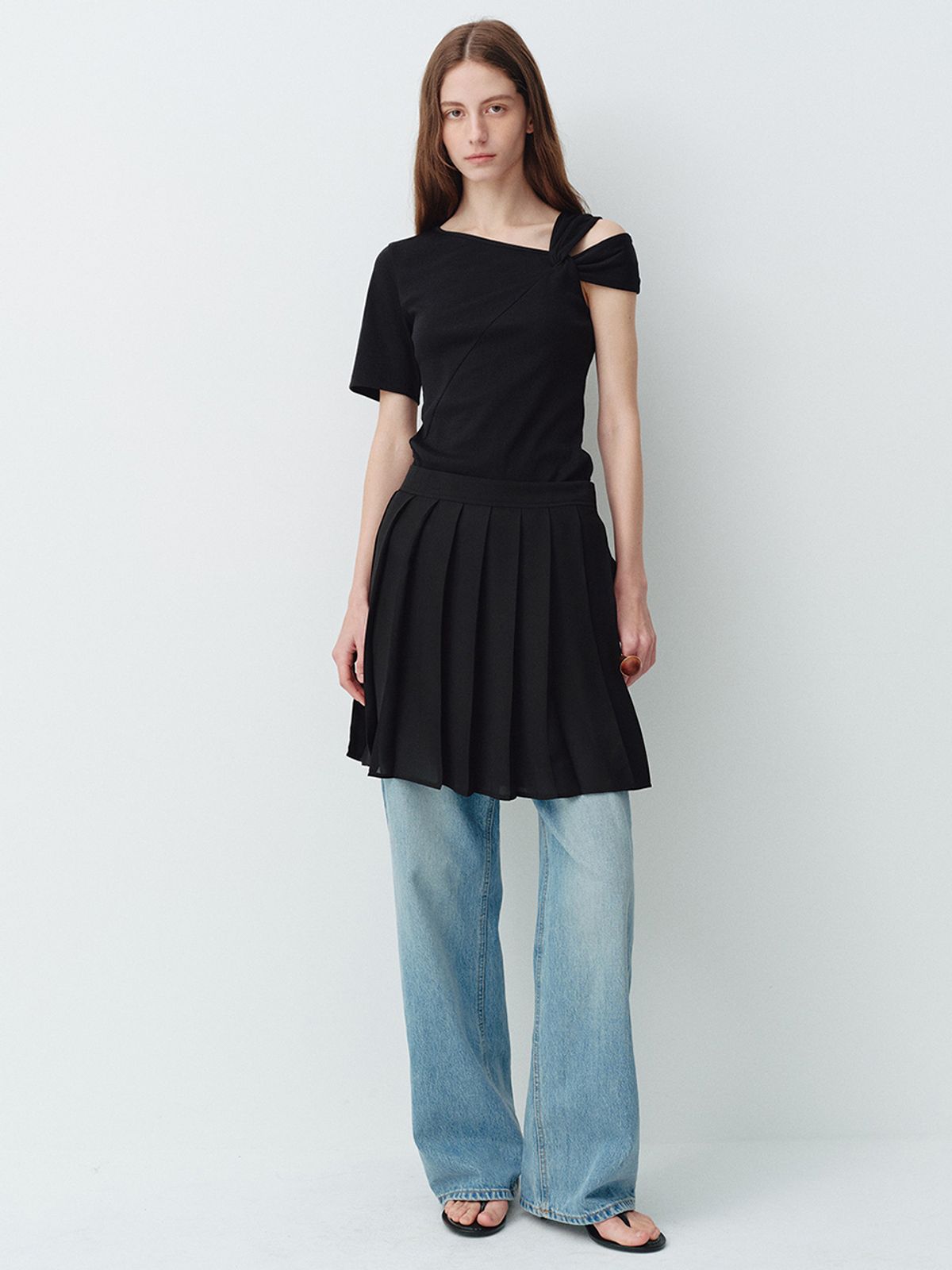 헌치(HUNCH) One Off Shoulder T-Shirts (2color)