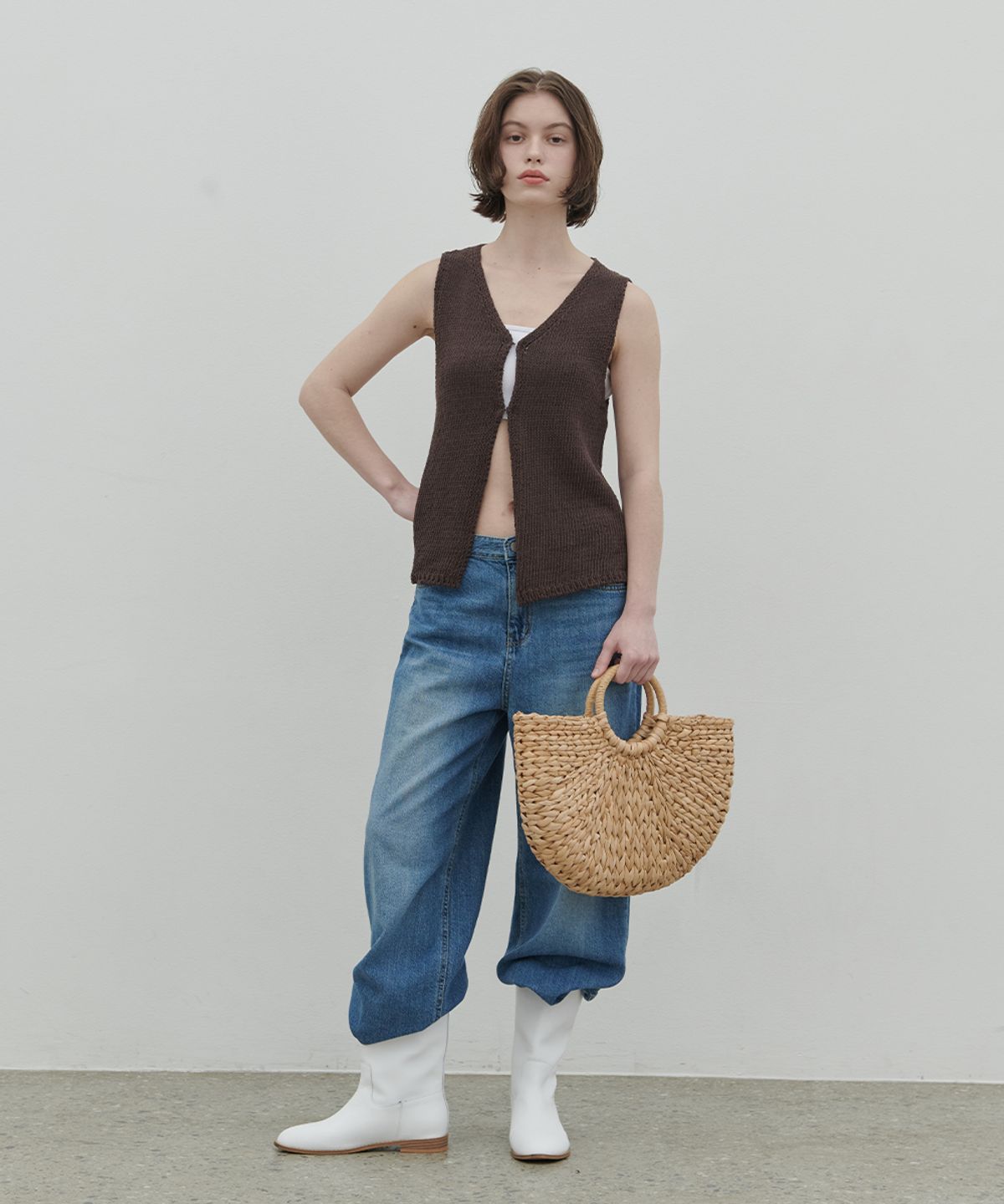320쇼룸(320SHOWROOM) Filo Hook Knit Vest Brown