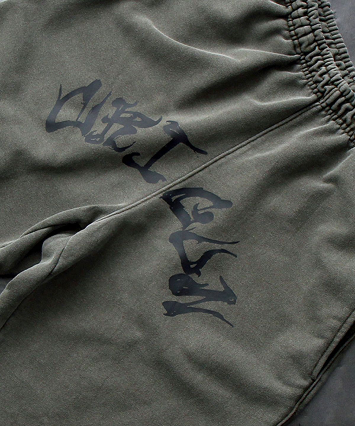 크리건(CRIGUN) 아트웍 버뮤다 팬츠 피그먼트 KHAKI