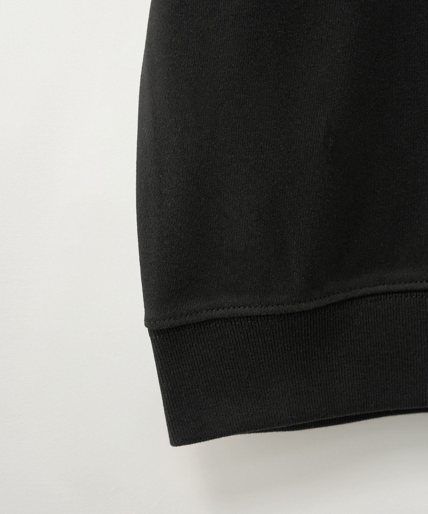 MUSINSA | SATUR (W) Lawton Crop Half Sweatshirt Black