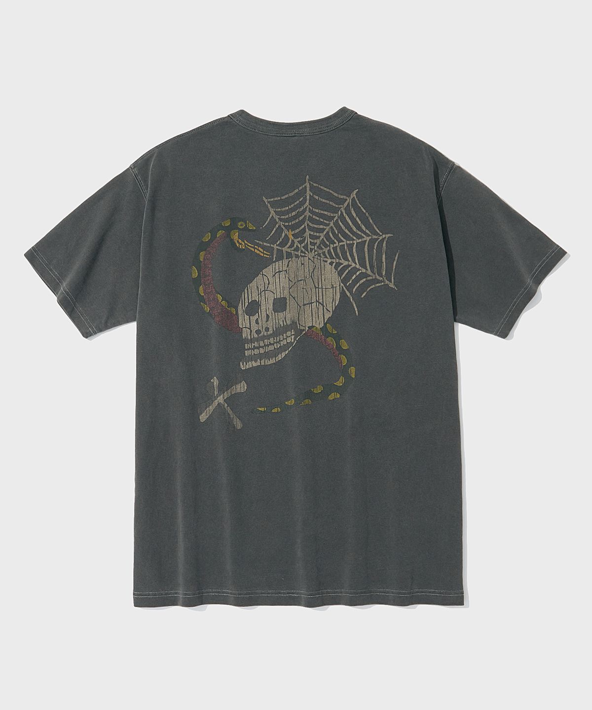 아웃스탠딩(OUTSTANDING) MIL SERIES TEE(SKULL&SNAKE)_PIGMENT CHARCOAL