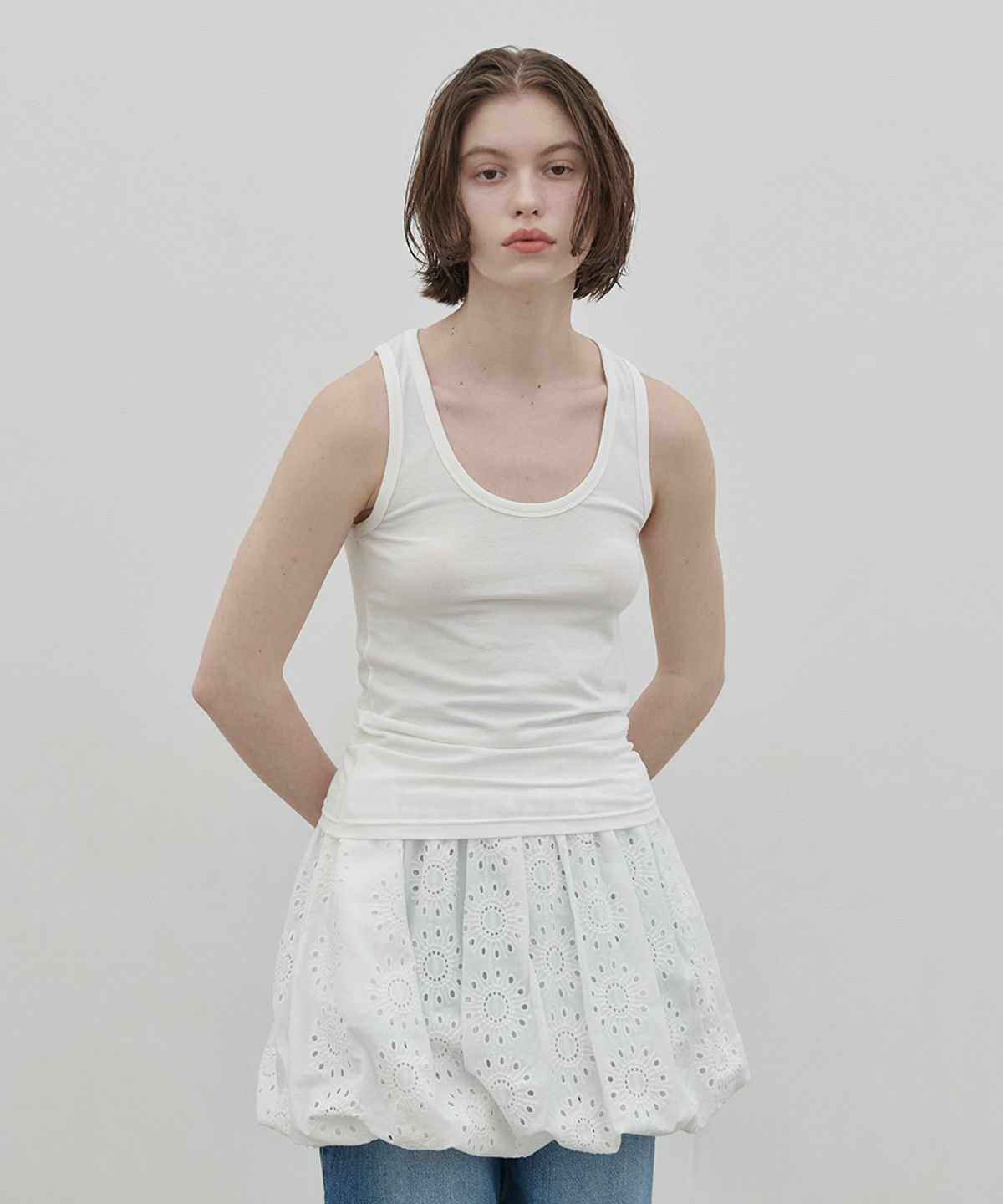 320쇼룸(320SHOWROOM) Raie Back Label Sleeveless Ivory