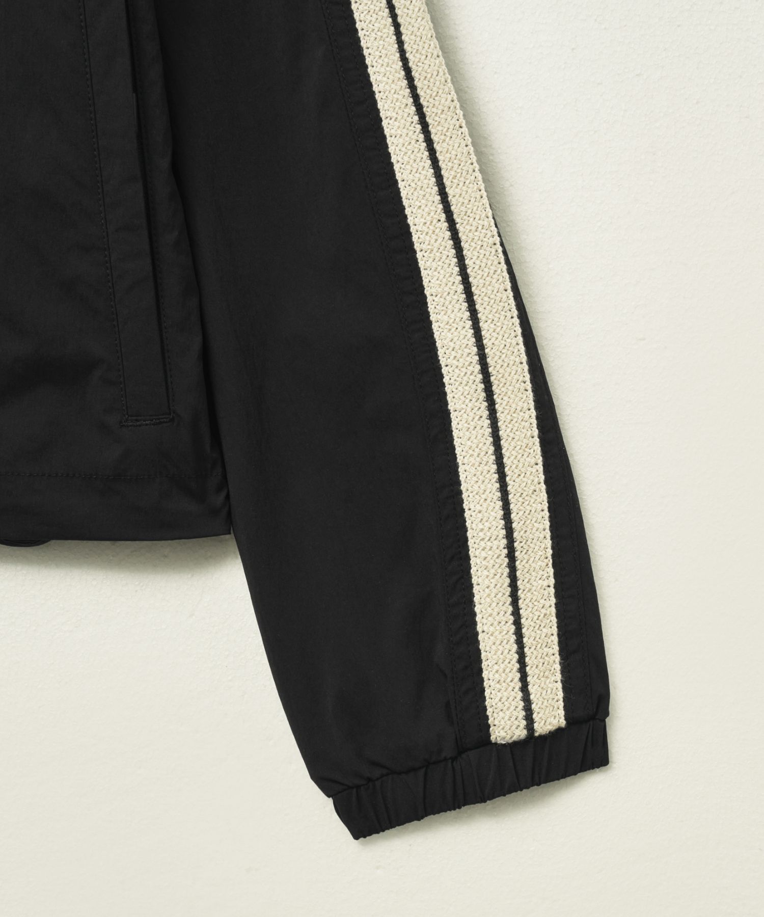 ジャケット SATUR (W) Lawton Packable Windbreaker 5SA217 MUSINSA | SATUR (W) Lawton Packable Windbreaker Black