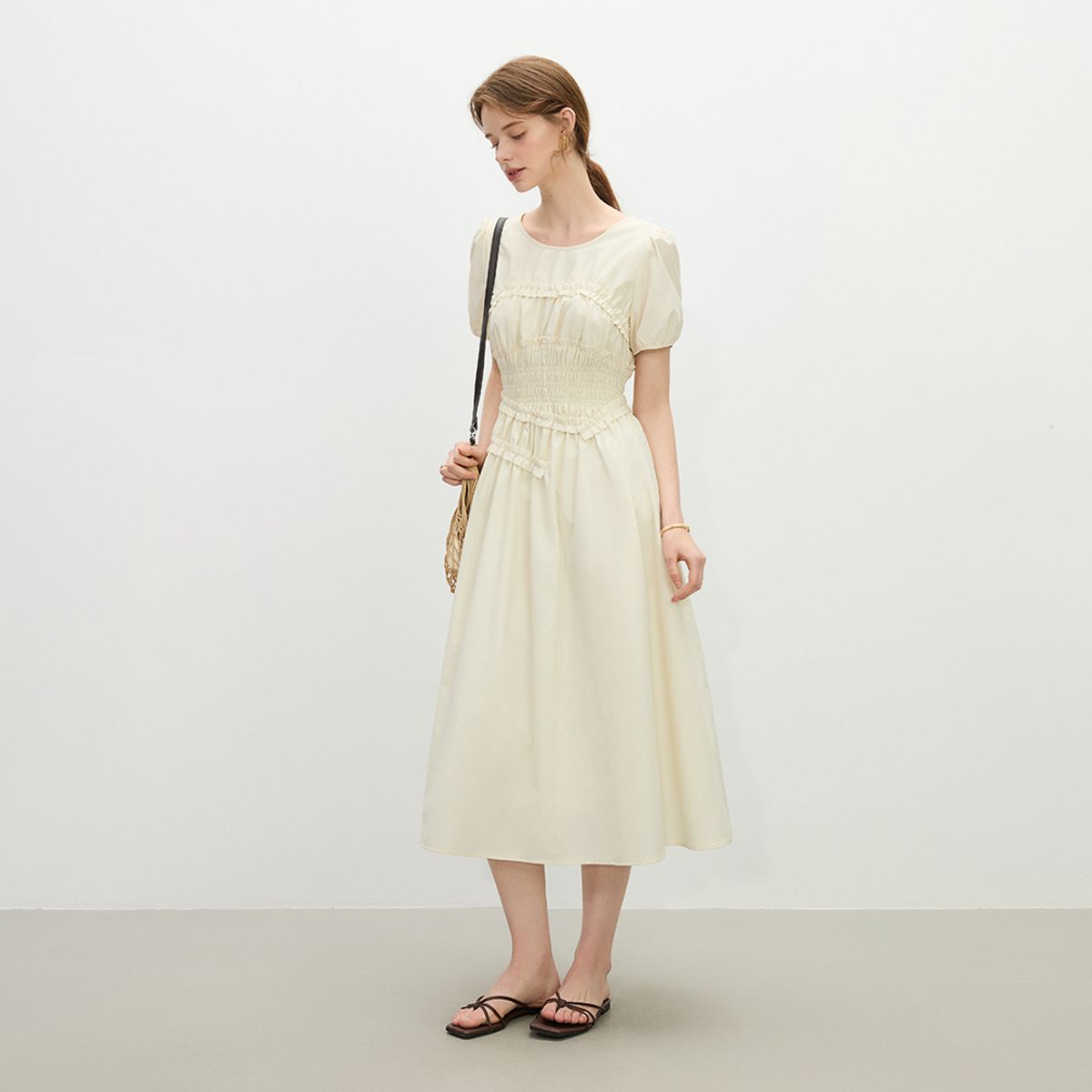 웬스데이딜라잇(WEDNESDAY DELIGHT) WD_Slim pleated puff sleeve dress_2color