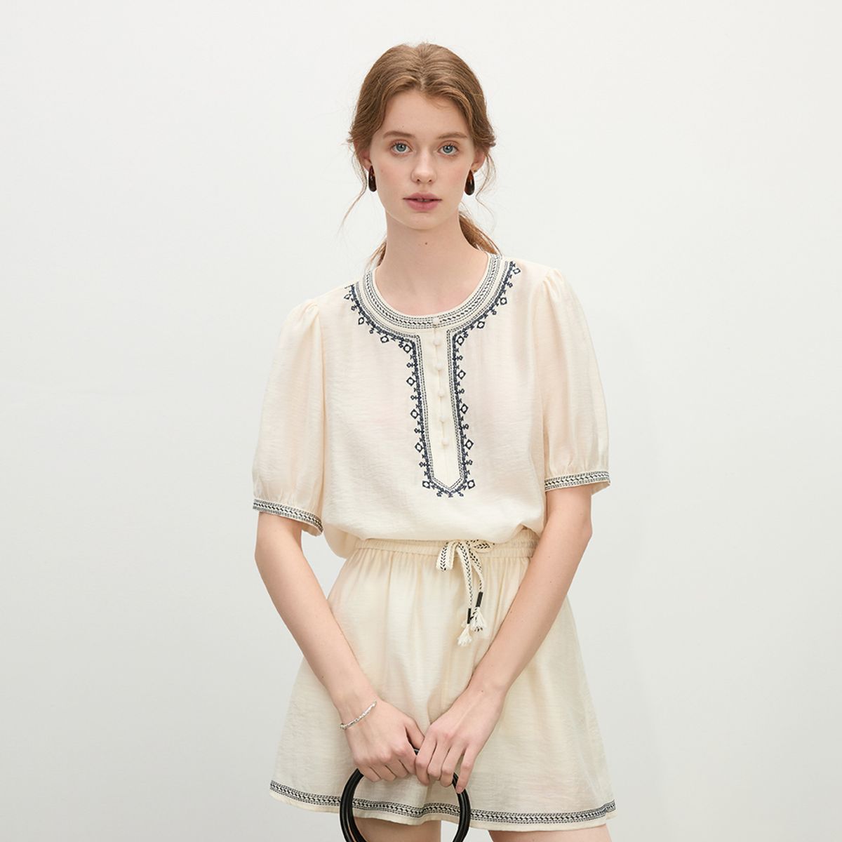웬스데이딜라잇(WEDNESDAY DELIGHT) WD_Bohemian embroidered shirt