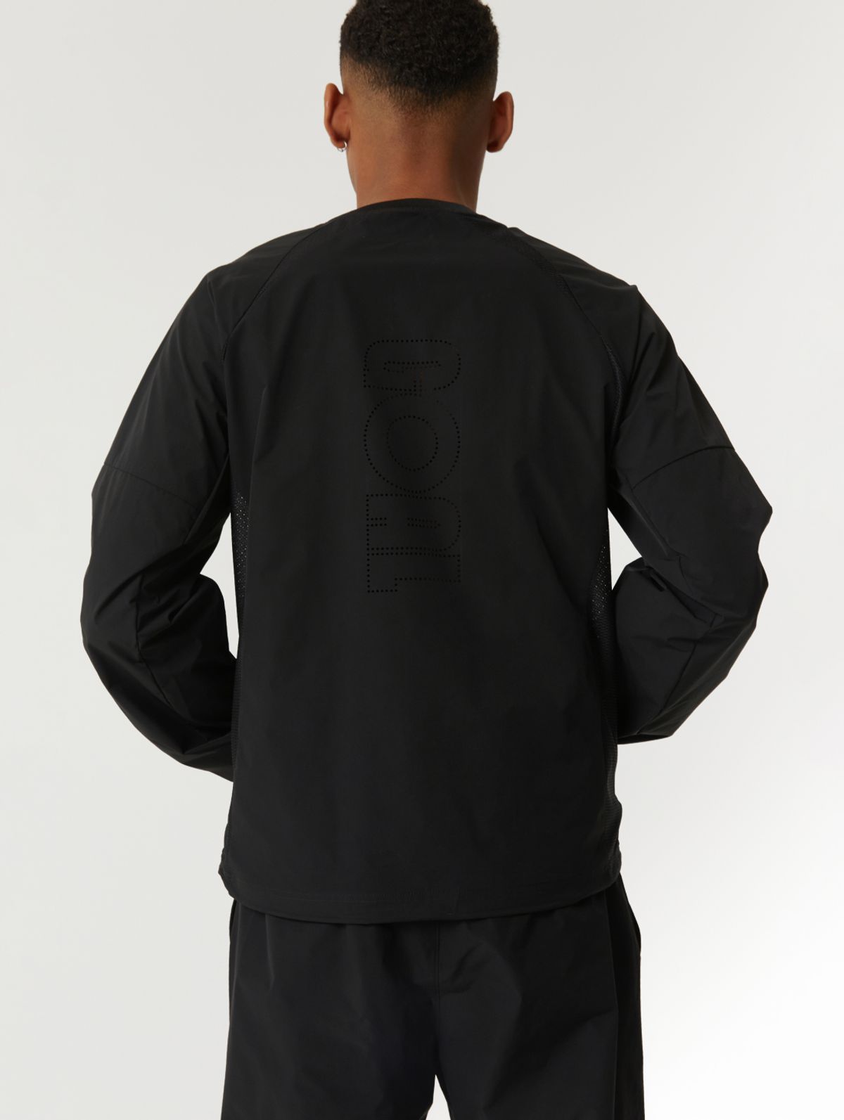 골스튜디오(GOALSTUDIO) LIGHTWEIGHT AIR THROUGH WIND PULLOVER-BLACK
