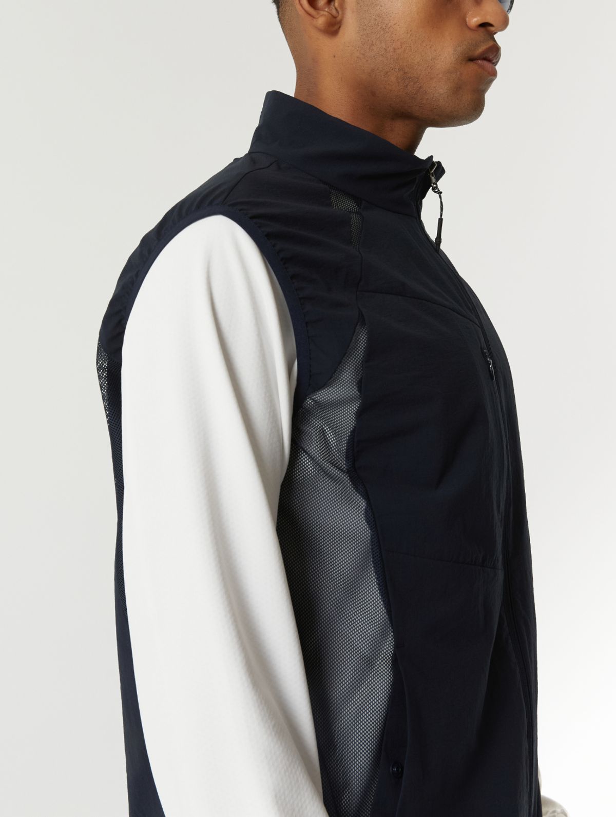 골스튜디오(GOALSTUDIO) AIR THROUGH 2WAY ZIP LIGHTWEIGHT VEST-NAVY