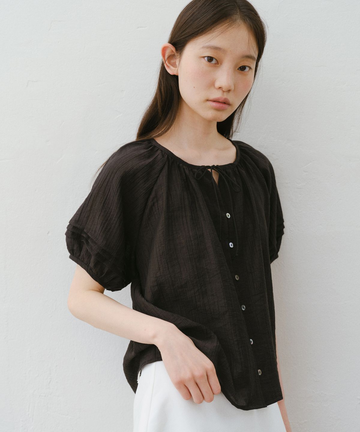 유라고(URAGO) Elena puff half sleeve blouse