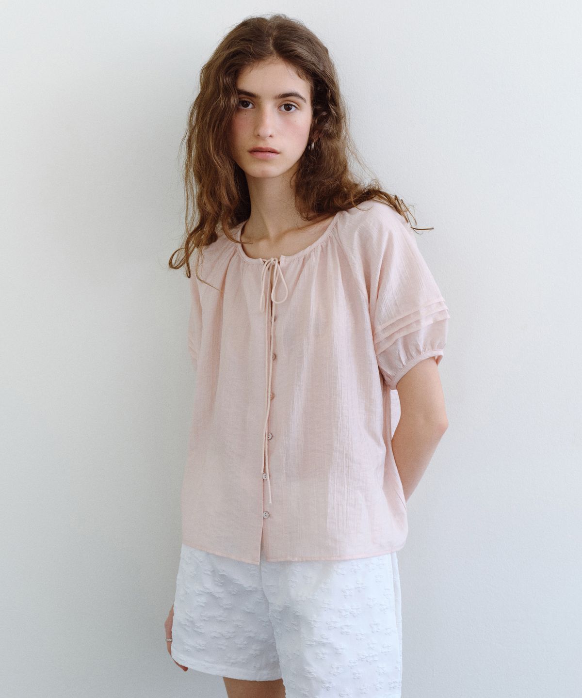 유라고(URAGO) Elena puff half sleeve blouse