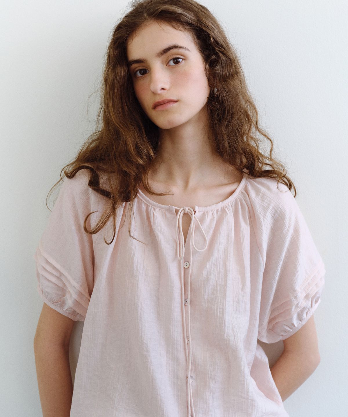 유라고(URAGO) Elena puff half sleeve blouse