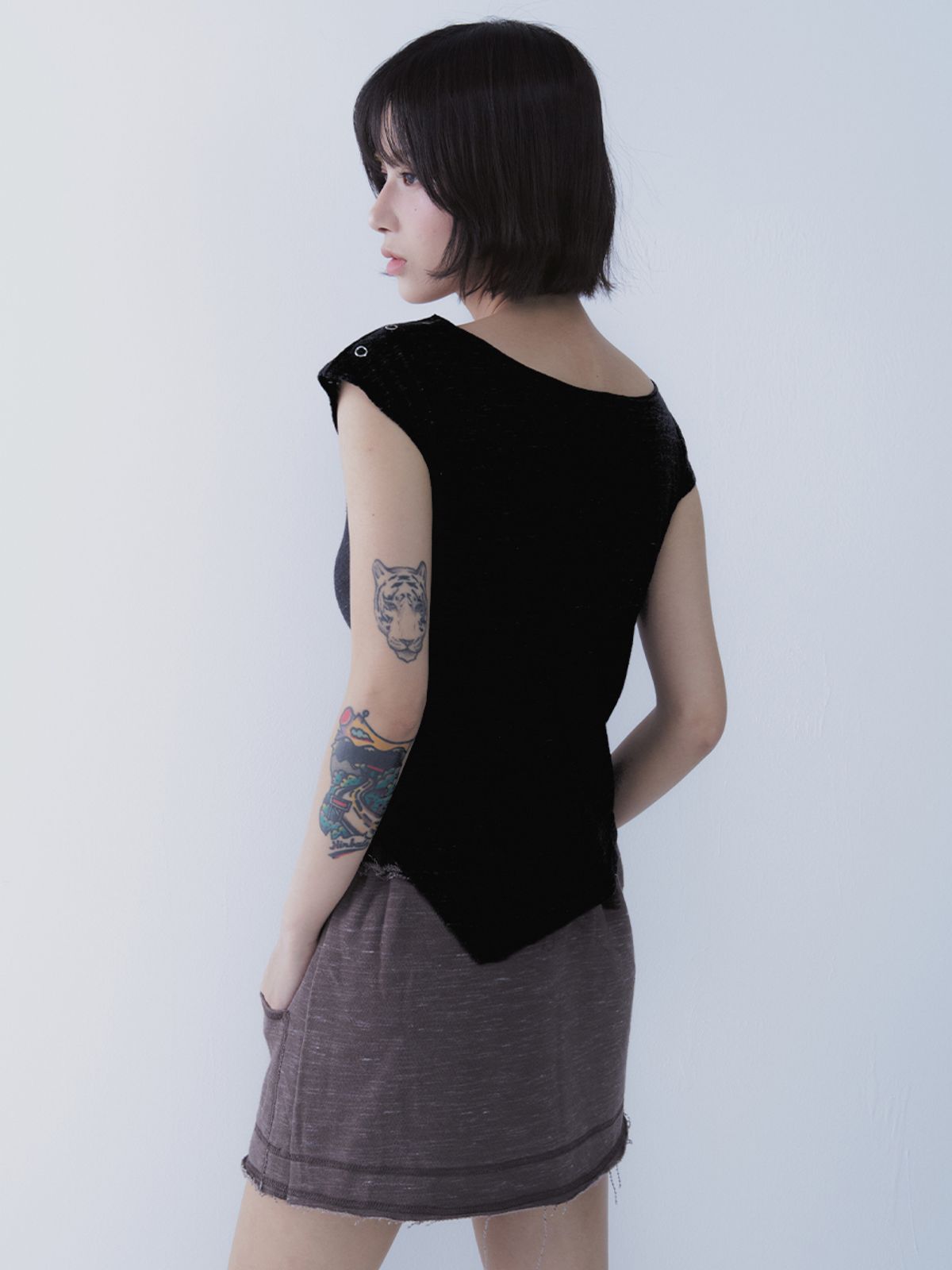 쎄쎄쎄(SETSETSET) UNBALANCE SNAP T-SHIRT BLACK