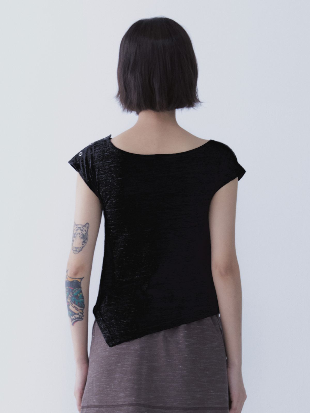 쎄쎄쎄(SETSETSET) UNBALANCE SNAP T-SHIRT BLACK