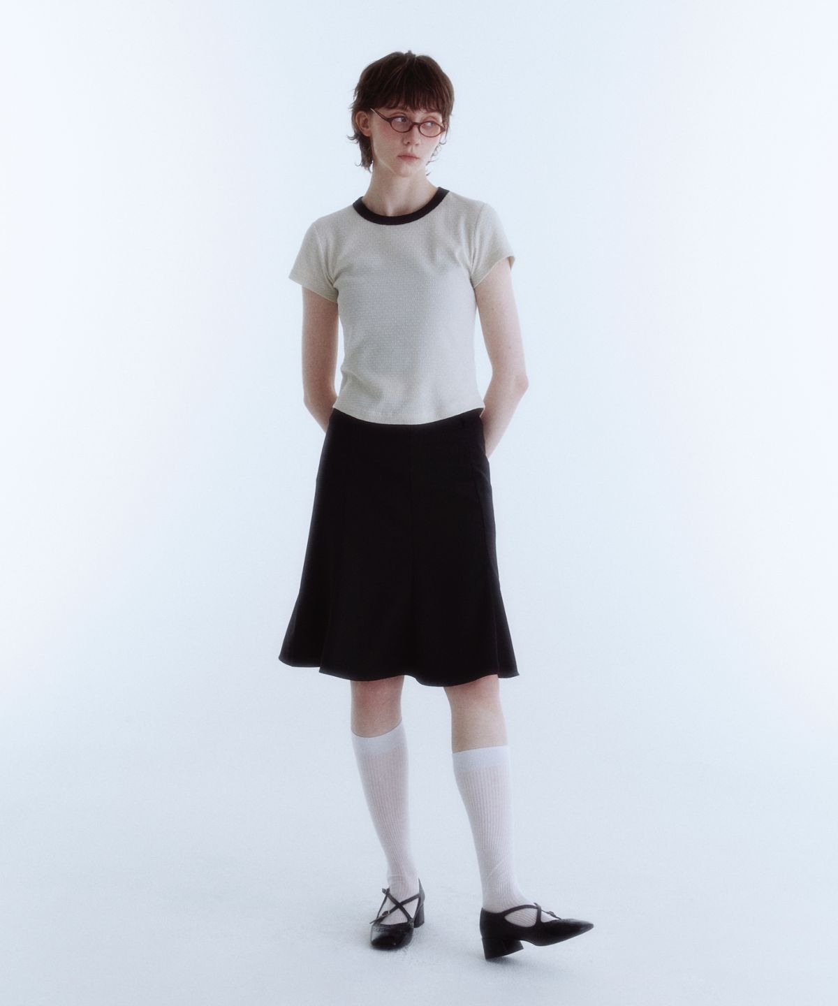 키네토(KINETO) 우먼_라운드 리본 라인 티셔츠_크림 블랙