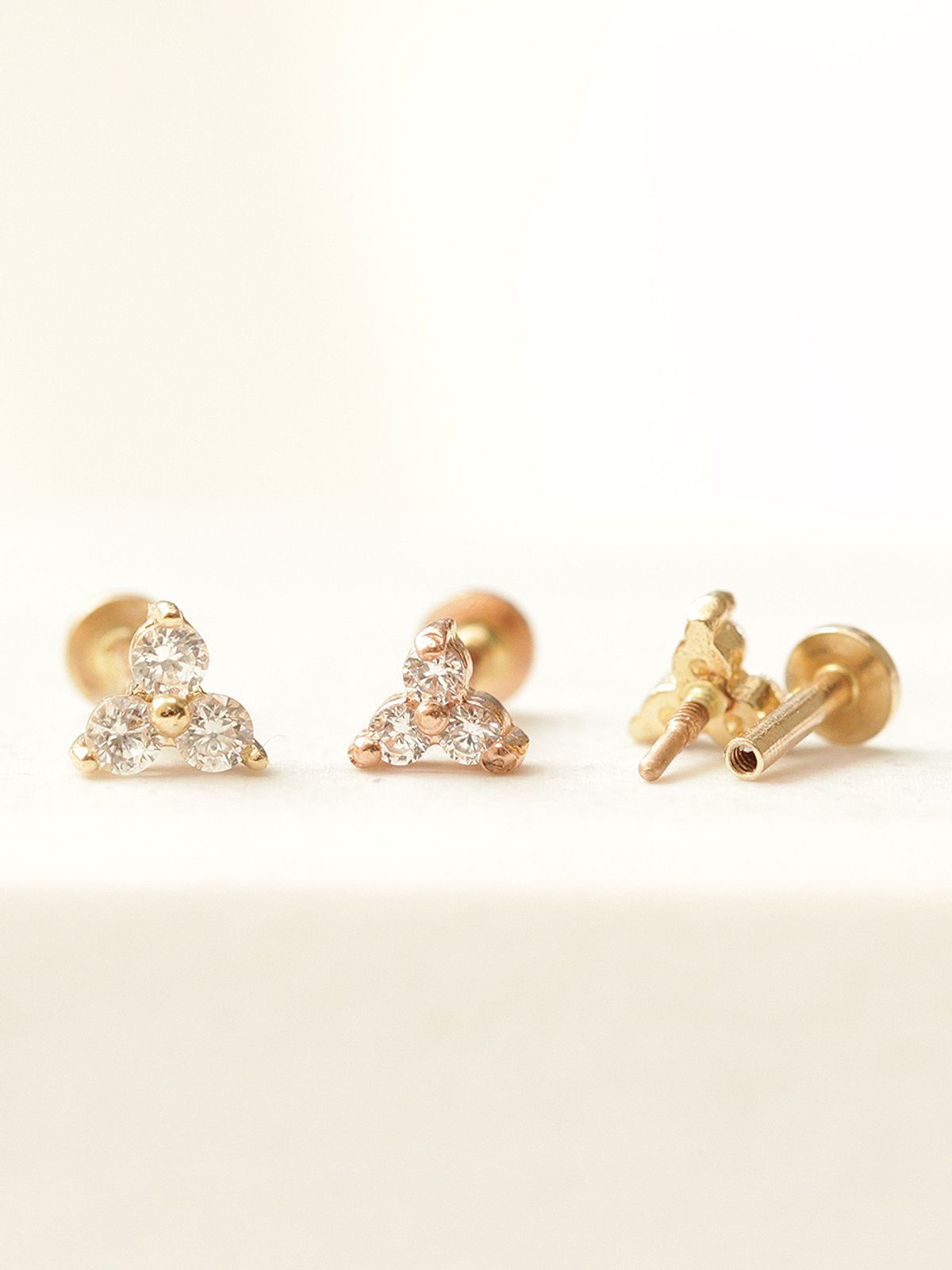 미니멀피어싱(MINIMALPIERCING) 14K 인터널 삼각 큐빅 라블렛 피어싱