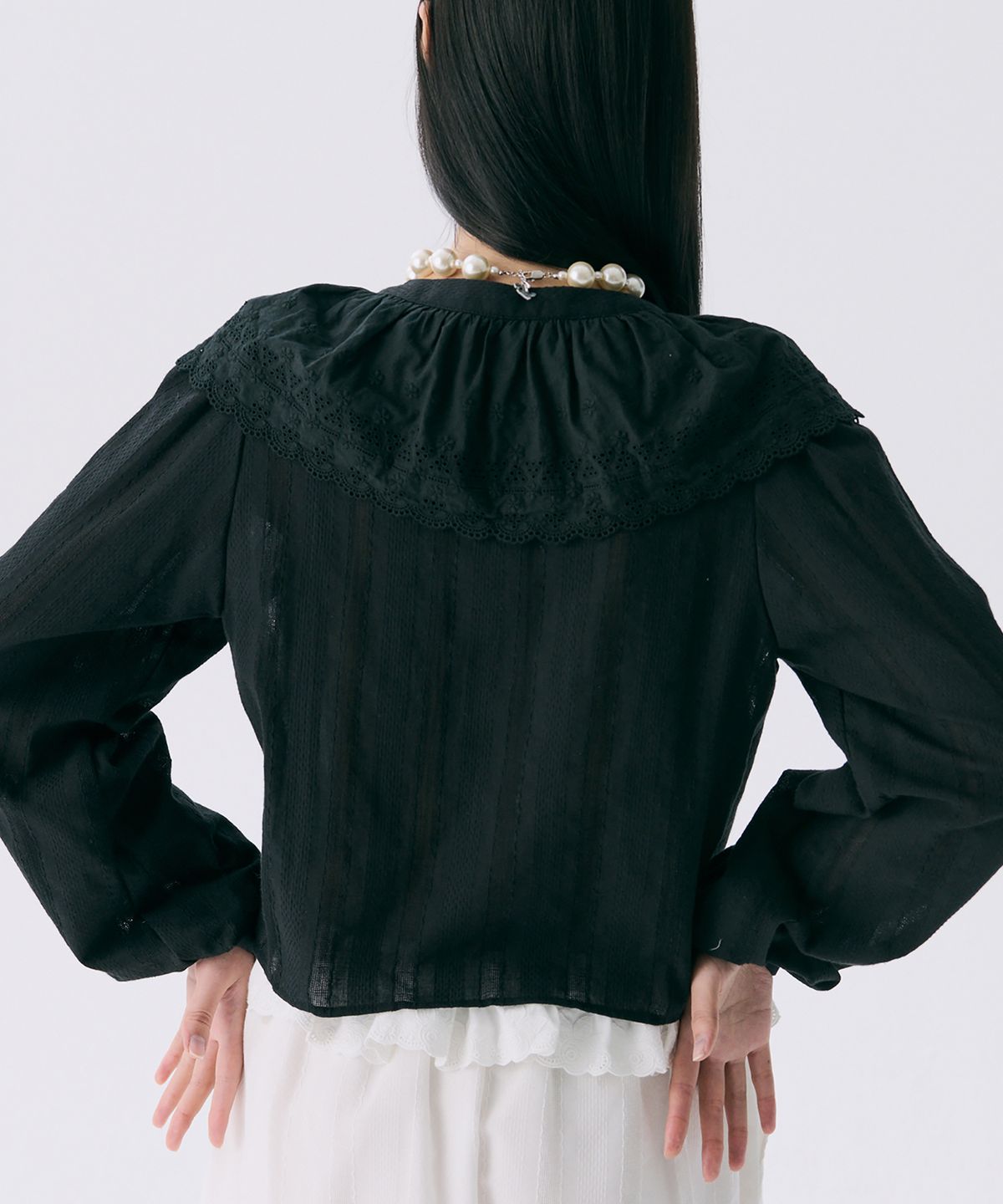 준준스페이스(JUNEJUNE SPACE) VOL12. Ruffle Blouse_Black(VOL12. 러플블라우스_블랙)