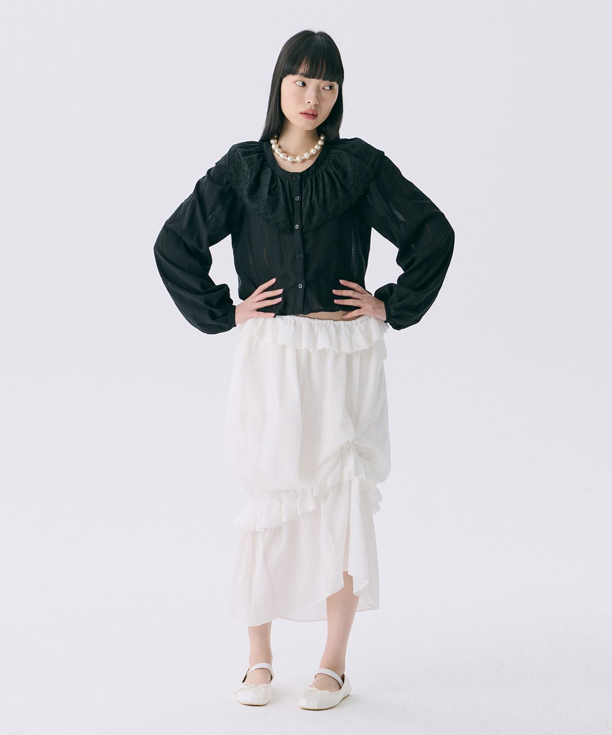 준준스페이스(JUNEJUNE SPACE) VOL12. Ruffle Blouse_Black(VOL12. 러플블라우스_블랙)